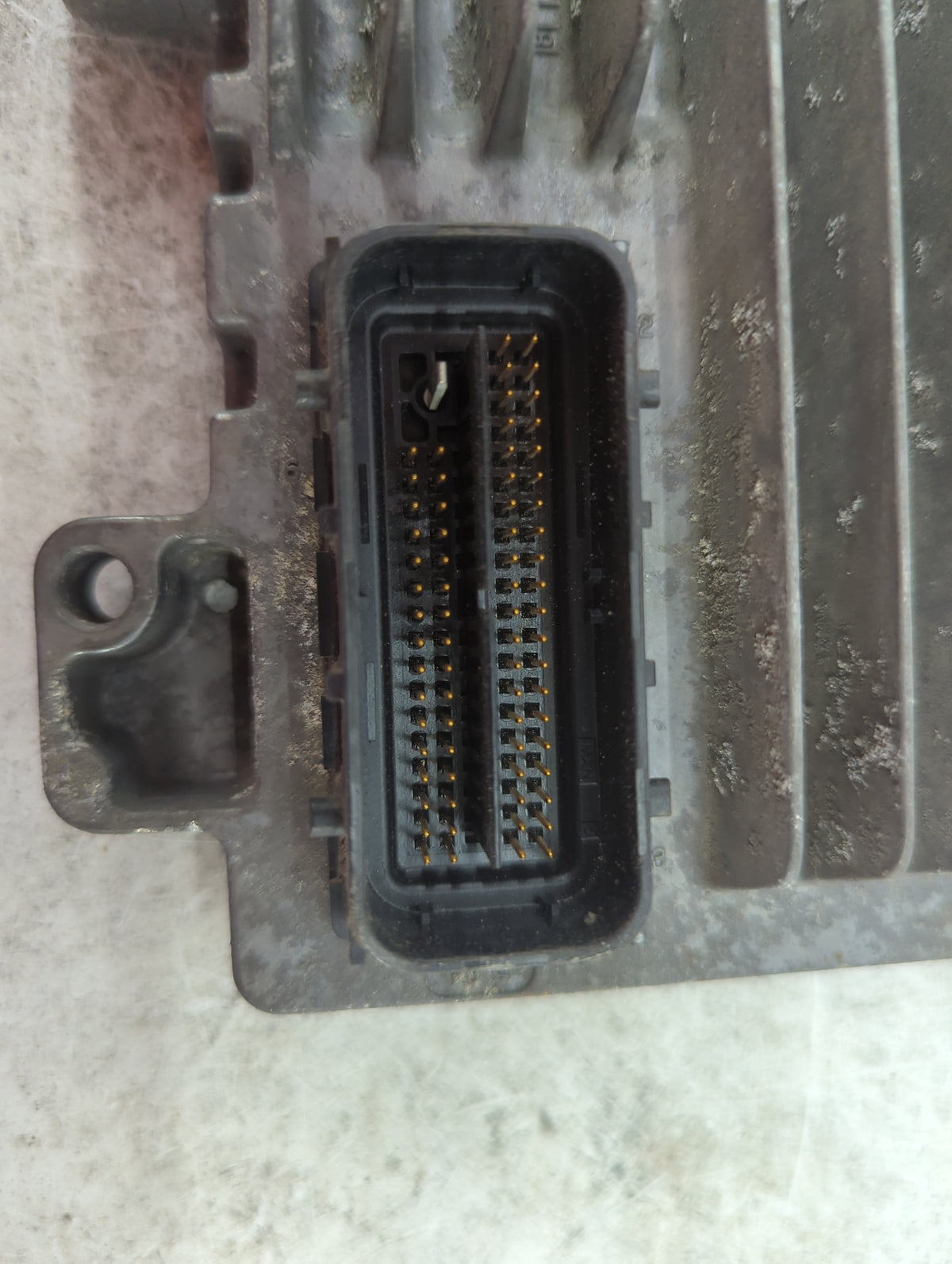2009-2010 Chevrolet Suburban 1500 PCM Engine Control Computer ECU ECM PCU OEM P/N:12630500 12625455 Fits Fits 2009 2010 OEM 