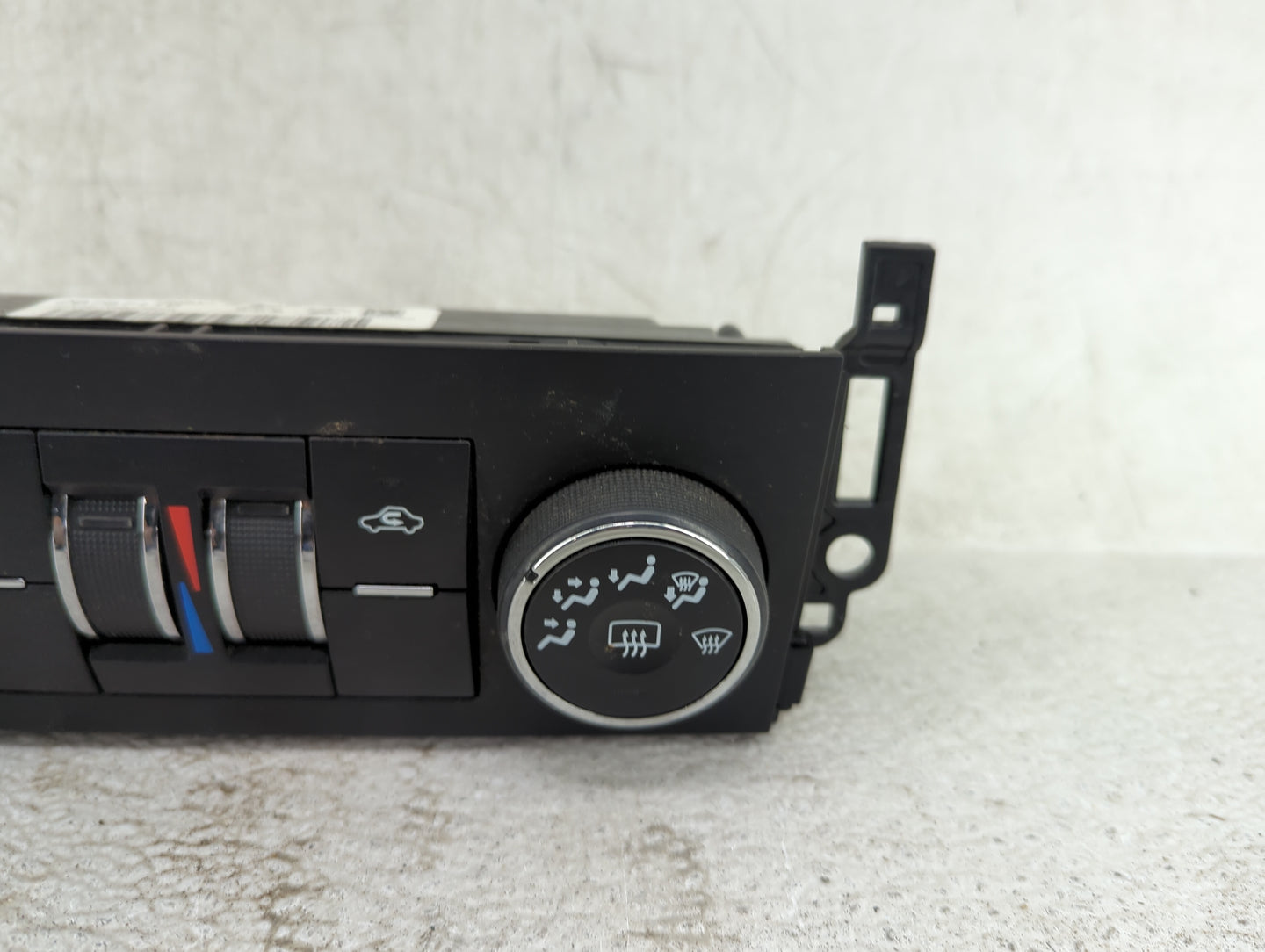 2009 Chevrolet Tahoe Climate Control Module Temperature AC/Heater Replacement P/N:20787116 Fits OEM Used Auto Parts - Oemuse