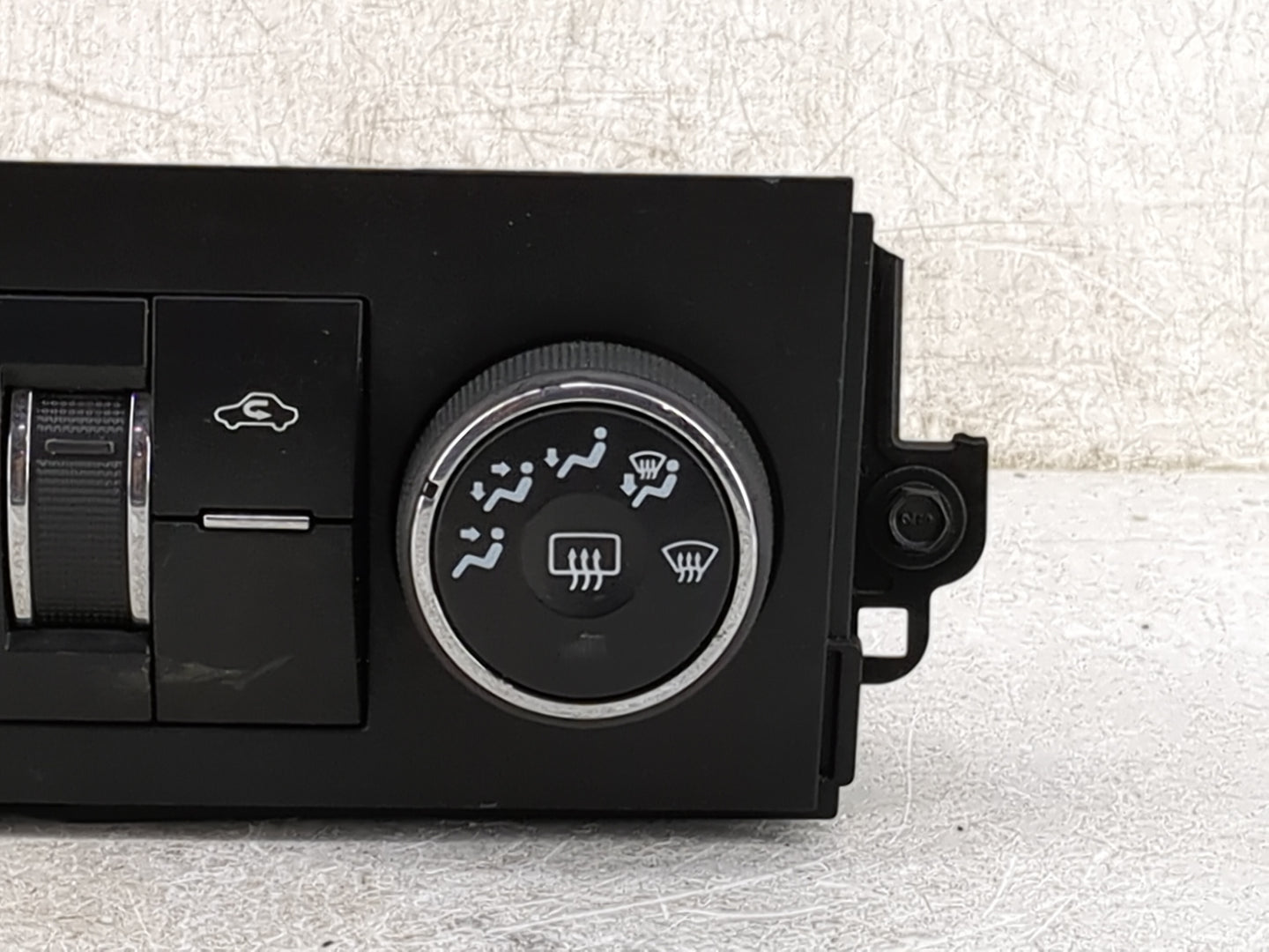 2009 Chevrolet Tahoe Climate Control Module Temperature AC/Heater Replacement P/N:20787116 Fits Fits 2007 2008 OEM Used Auto