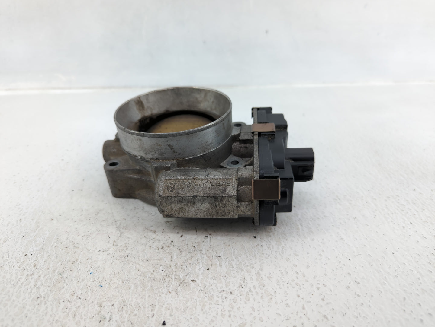 2009-2014 Chevrolet Tahoe Throttle Body P/N:RME57-3C Fits Fits 2009 2010 2011 2012 2013 2014 2015 OEM Used Auto Parts - Oemu