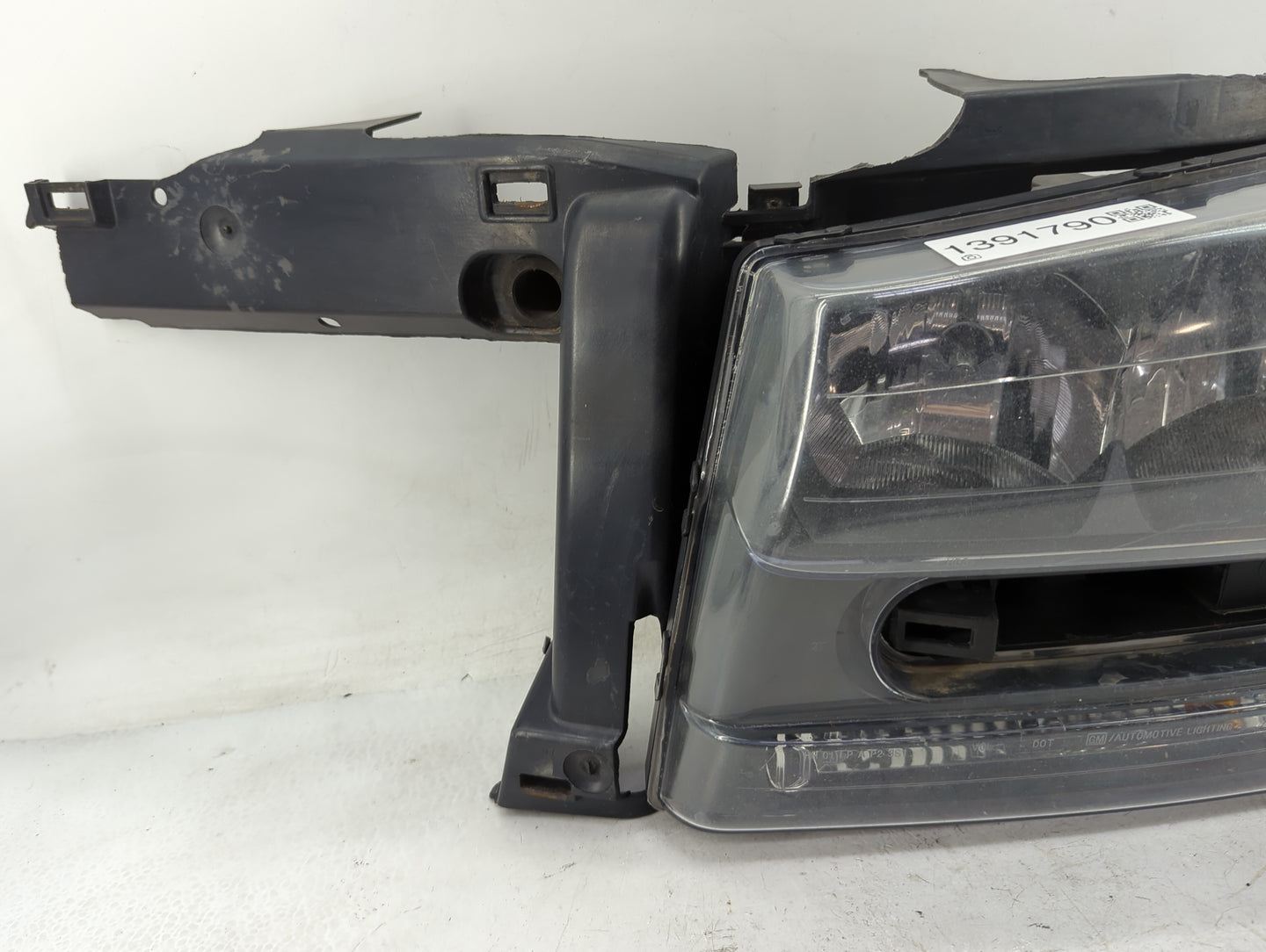 2002 Chevrolet Trailblazer Driver Left Oem Head Light Headlight Lamp 1391790 - Oemusedautoparts1.com