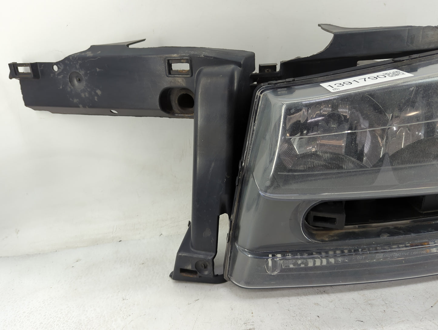 2002 Chevrolet Trailblazer Driver Left Oem Head Light Headlight Lamp 1391790 - Oemusedautoparts1.com