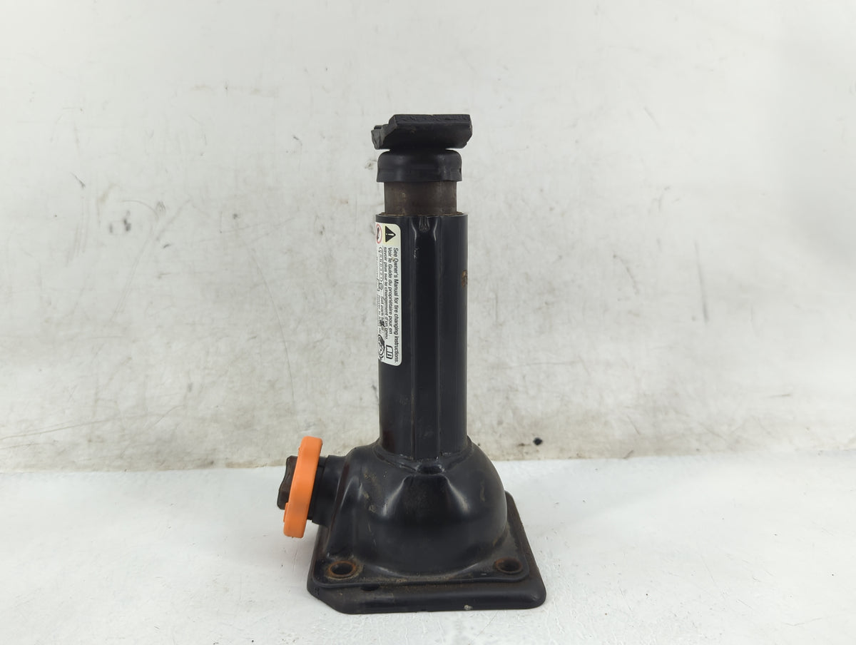 2009 Chevrolet Trailblazer Spare Scissor Car Jack - Oemusedautoparts1.com