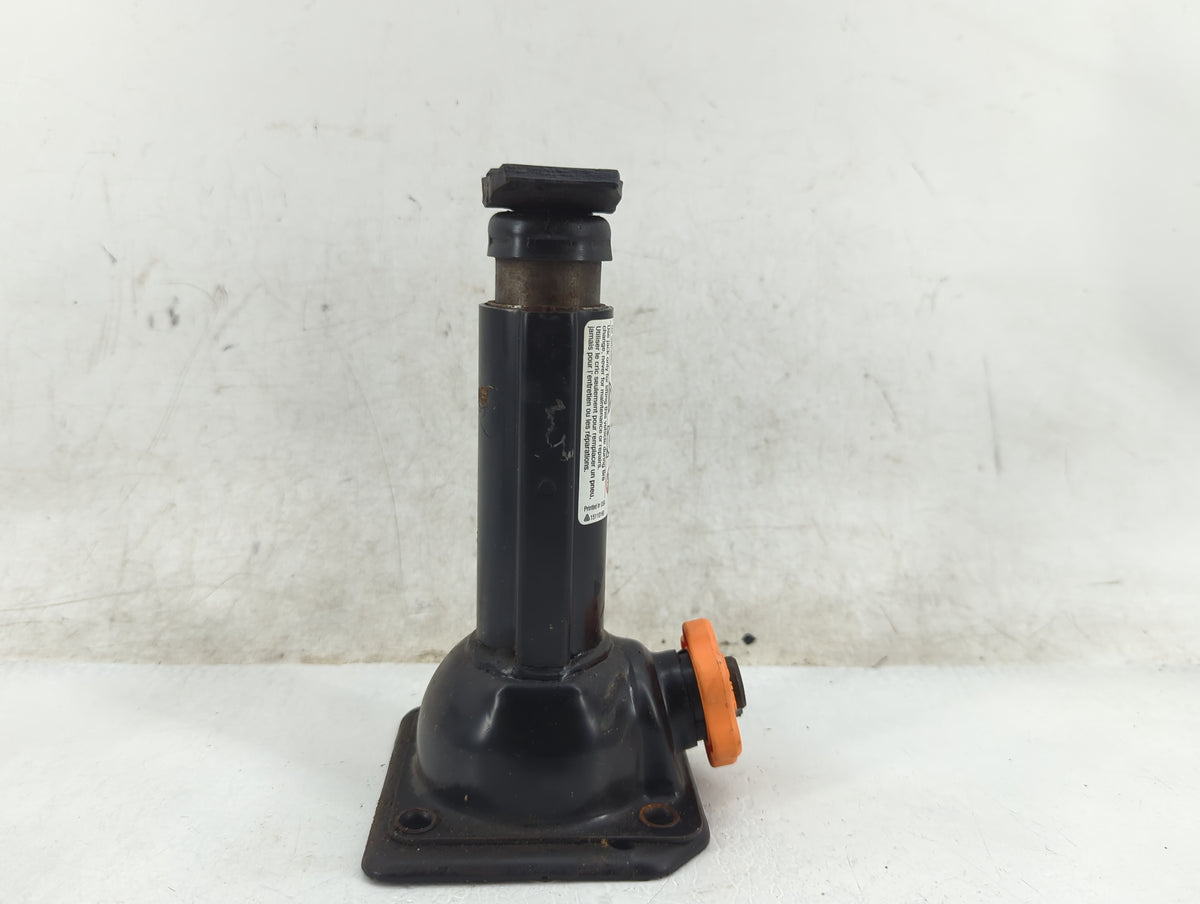 2009 Chevrolet Trailblazer Spare Scissor Car Jack - Oemusedautoparts1.com