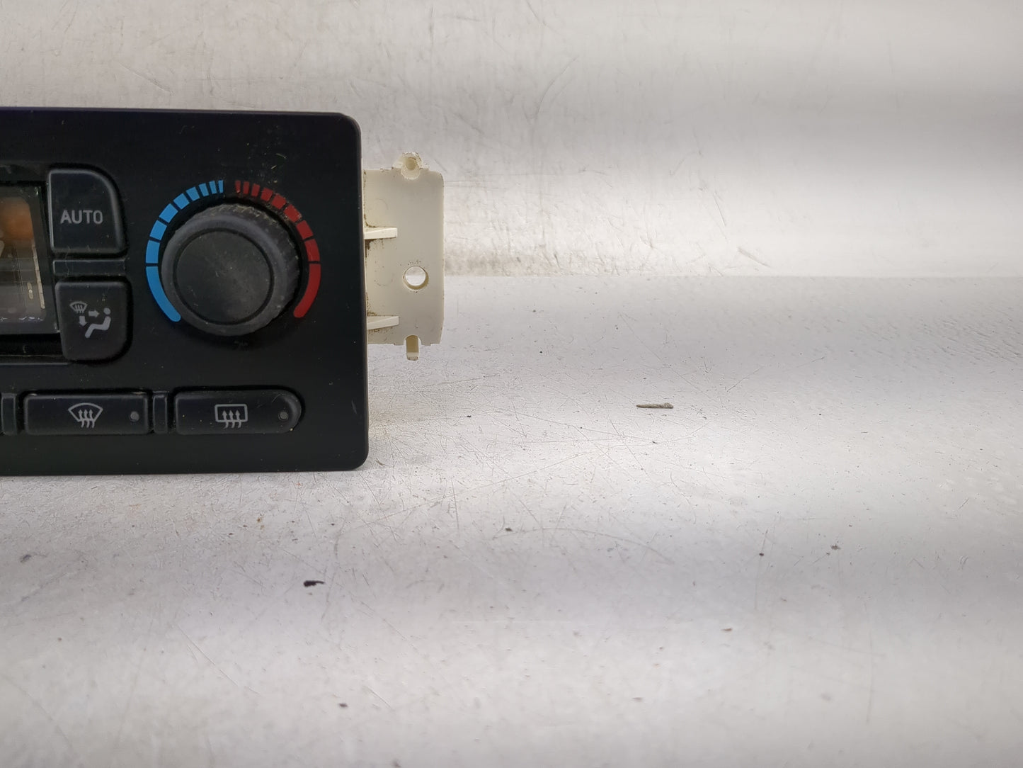 2003-2009 Chevrolet Trailblazer Climate Control Module Temperature AC/Heater Replacement P/N:10367041 Fits OEM Used Auto Par