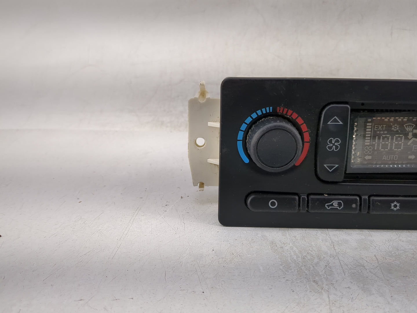 2003-2009 Chevrolet Trailblazer Climate Control Module Temperature AC/Heater Replacement P/N:10367041 Fits OEM Used Auto Par