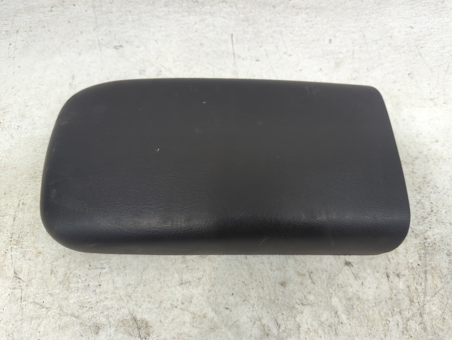 2009 Chevrolet Trailblazer Center Console Armrest Cover Lid Fits OEM Used Auto Parts - Oemusedautoparts1.com