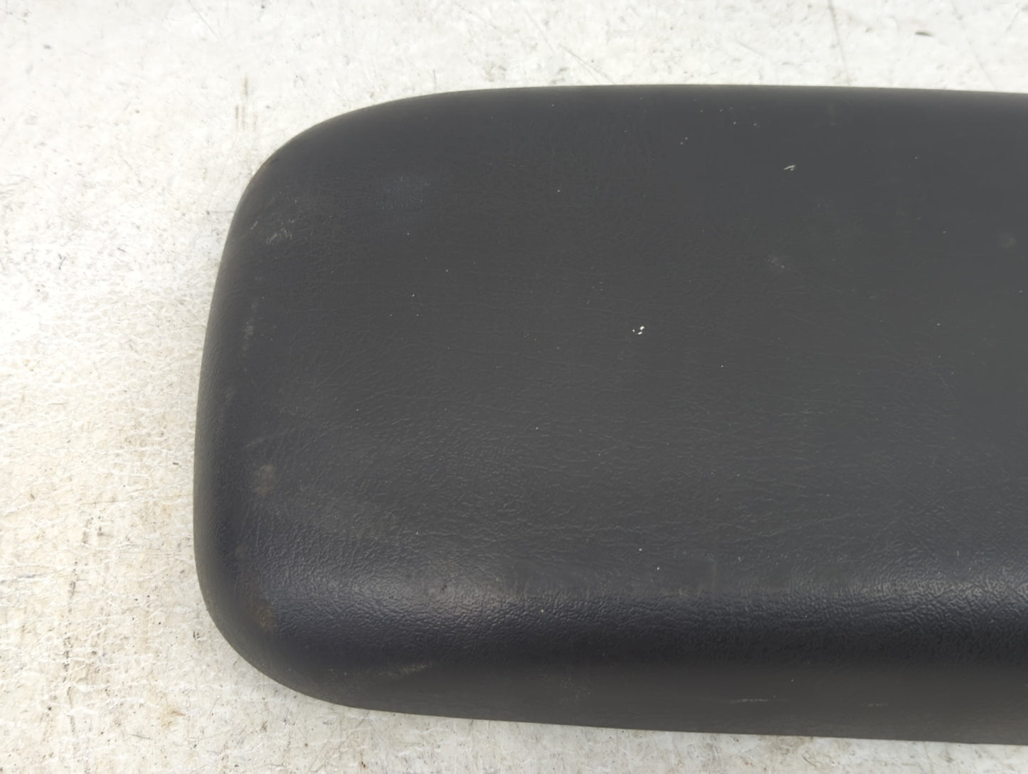 2009 Chevrolet Trailblazer Center Console Armrest Cover Lid Fits OEM Used Auto Parts - Oemusedautoparts1.com