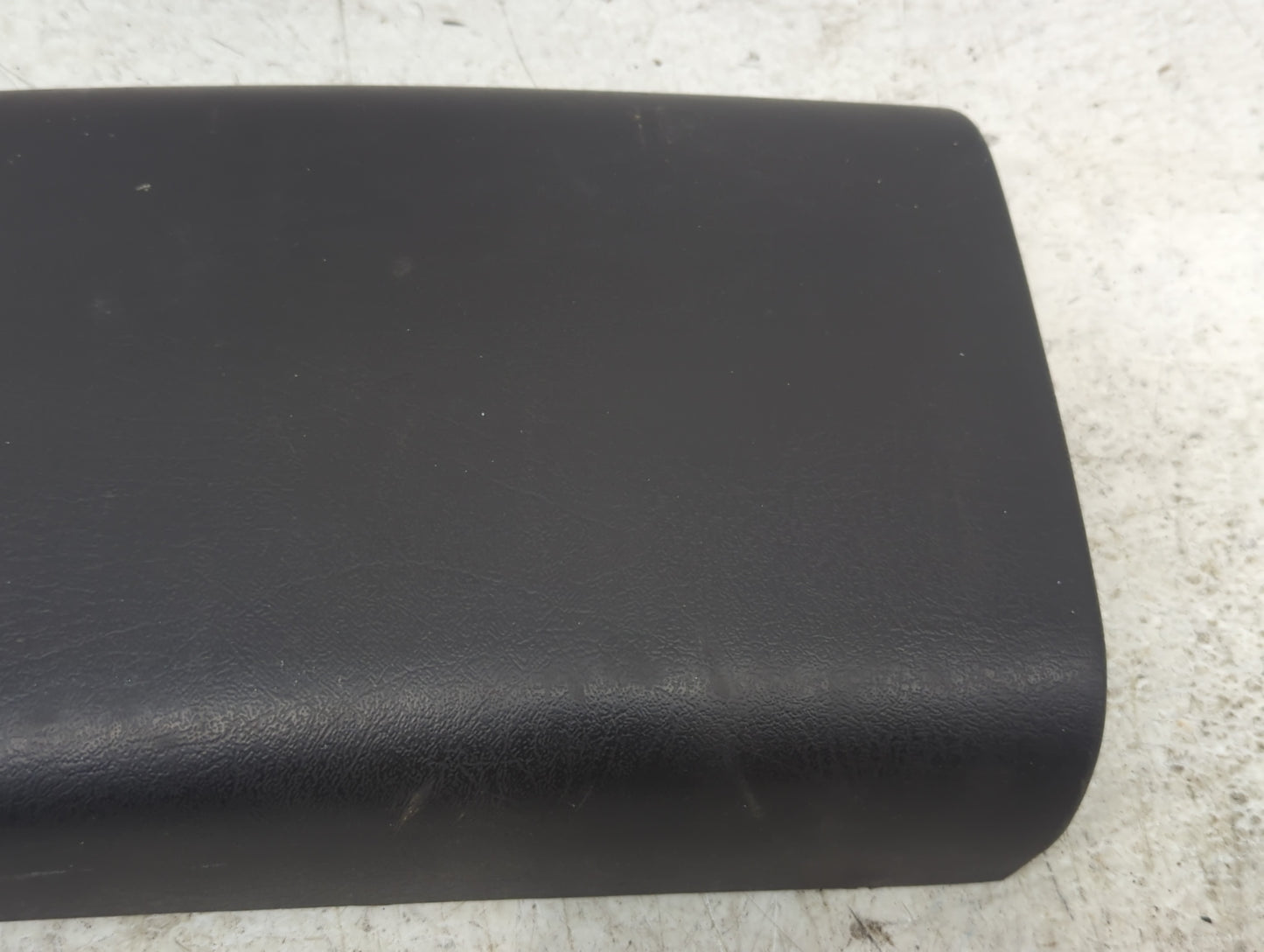 2009 Chevrolet Trailblazer Center Console Armrest Cover Lid Fits OEM Used Auto Parts - Oemusedautoparts1.com