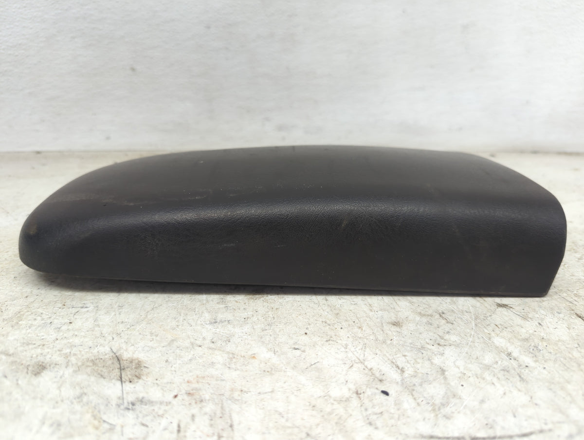 2006-2009 Chevrolet Trailblazer Center Console Armrest Cover Lid Fits Fits 2006 2007 2008 2009 OEM Used Auto Parts - Oemused