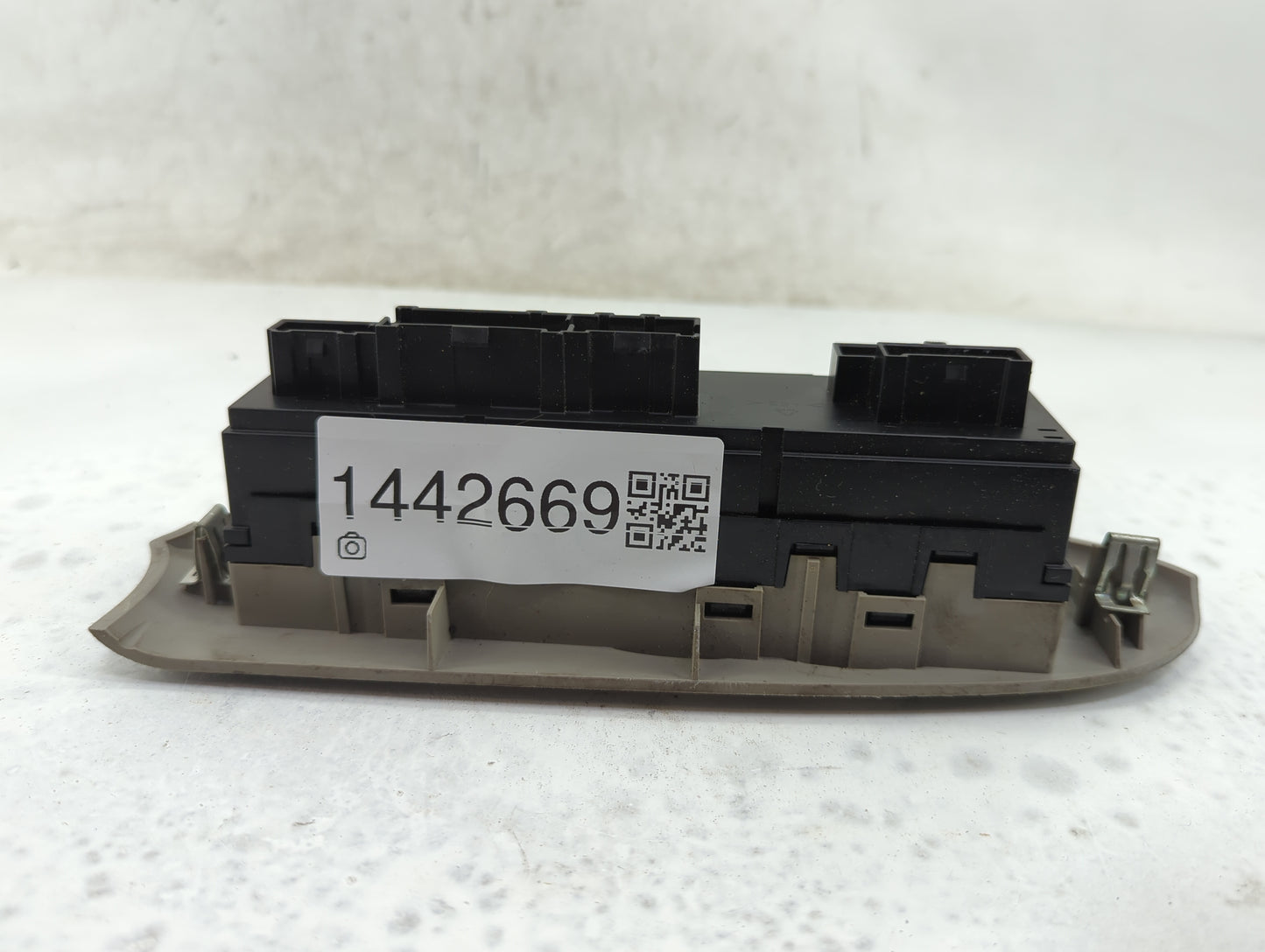 2006-2009 Chevrolet Trailblazer Master Power Window Switch Replacement Driver Side Left P/N:15845012 Fits Fits 2006 2007 200