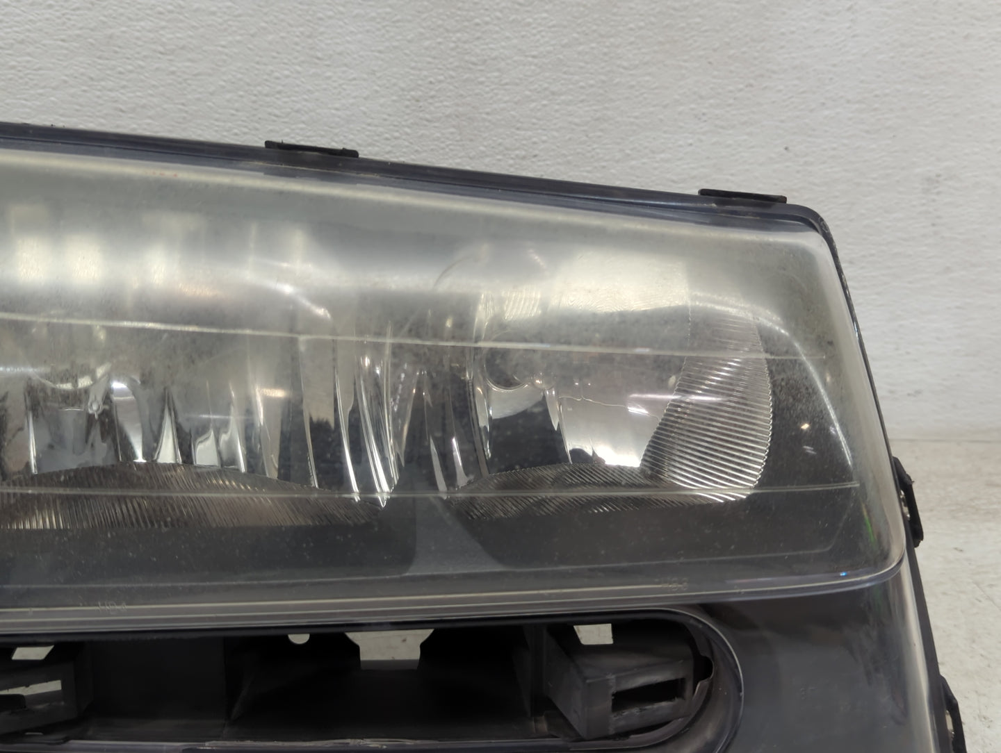 2006 Chevrolet Trailblazer Passenger Right Oem Head Light Headlight Lamp - Oemusedautoparts1.com