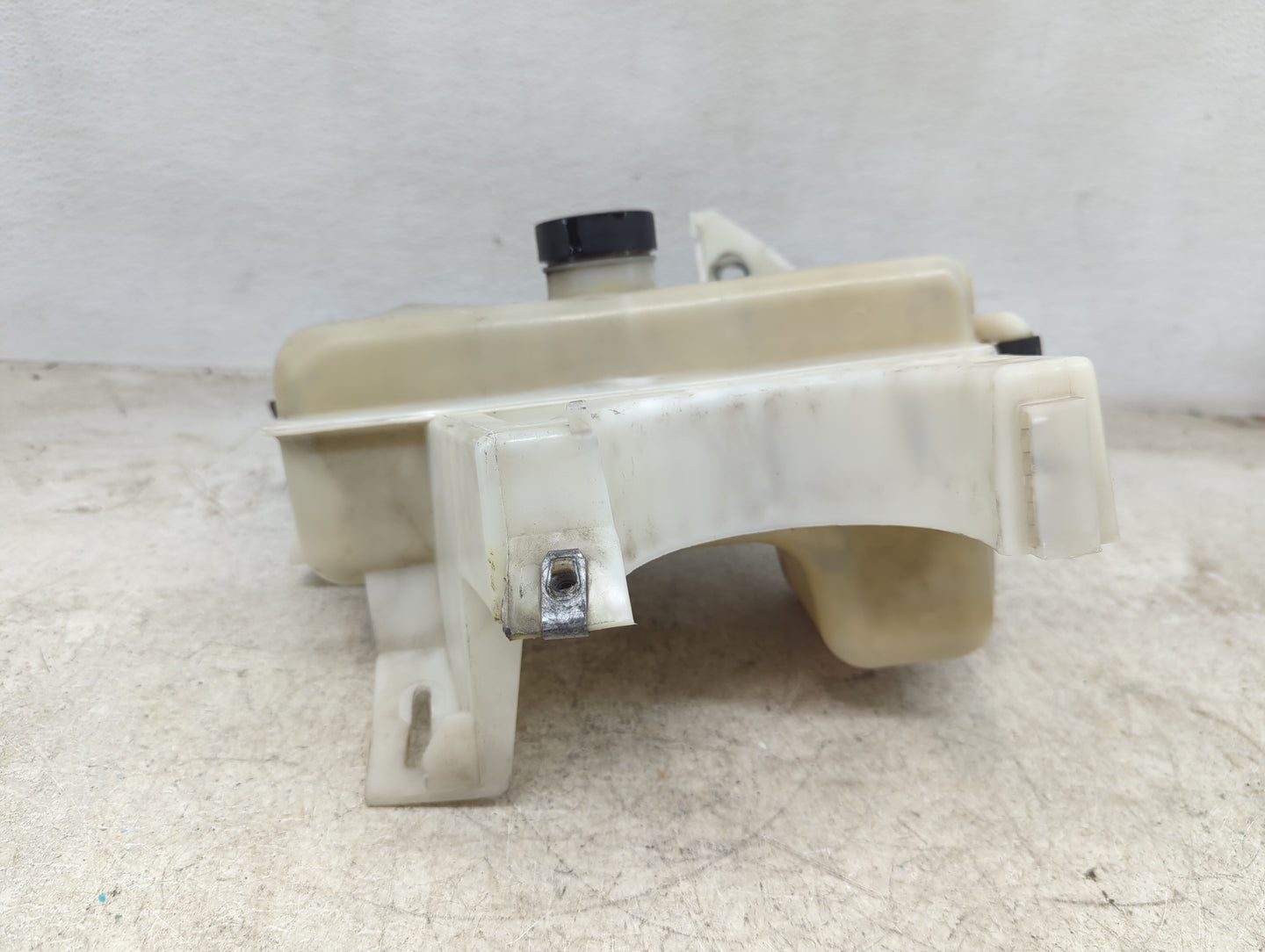 2002 Trailblazer Radiator Coolant Overflow Expansion Tank Bottle - Oemusedautoparts1.com