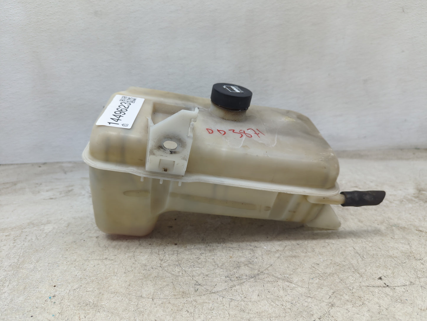 2002 Trailblazer Radiator Coolant Overflow Expansion Tank Bottle - Oemusedautoparts1.com