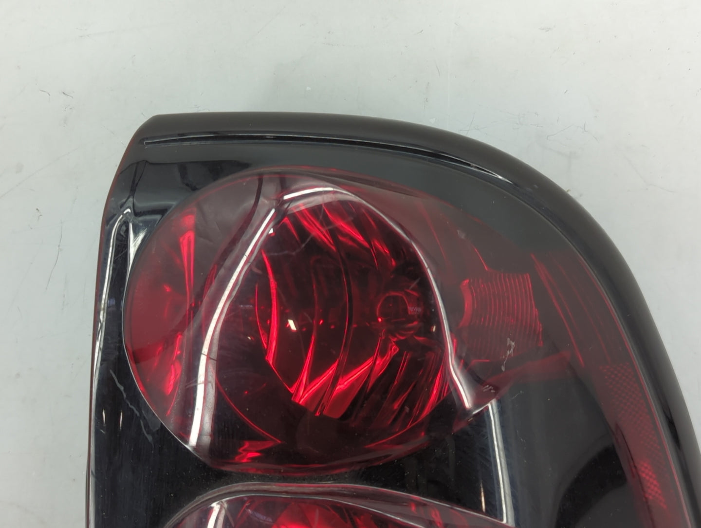 2002-2009 Chevrolet Trailblazer Tail Light Assembly Driver Left OEM P/N:15097514 Fits Fits 2002 2003 2004 2005 2006 2007 200