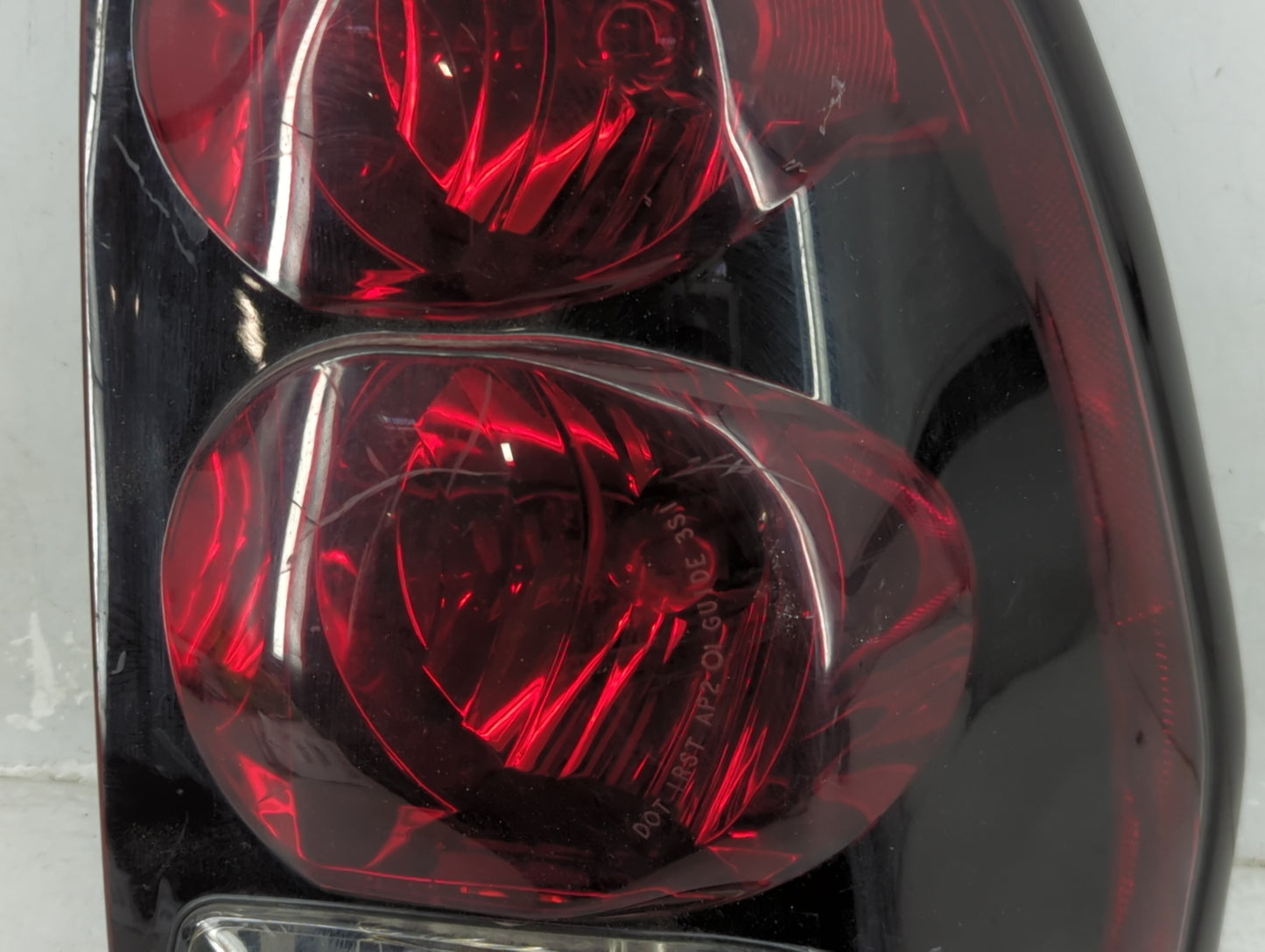 2002-2009 Chevrolet Trailblazer Tail Light Assembly Driver Left OEM P/N:15097514 Fits Fits 2002 2003 2004 2005 2006 2007 200