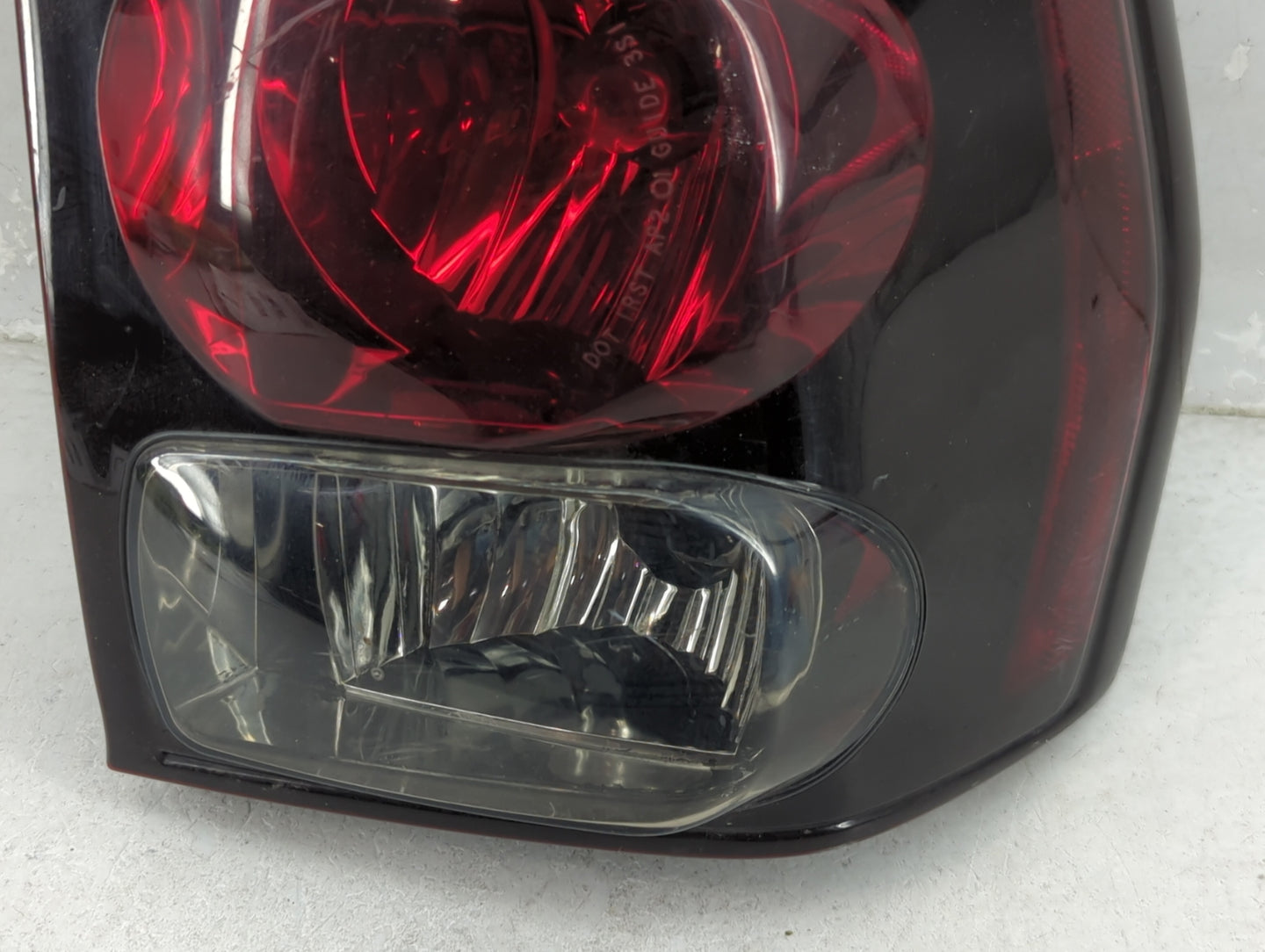 2002-2009 Chevrolet Trailblazer Tail Light Assembly Driver Left OEM P/N:15097514 Fits Fits 2002 2003 2004 2005 2006 2007 200