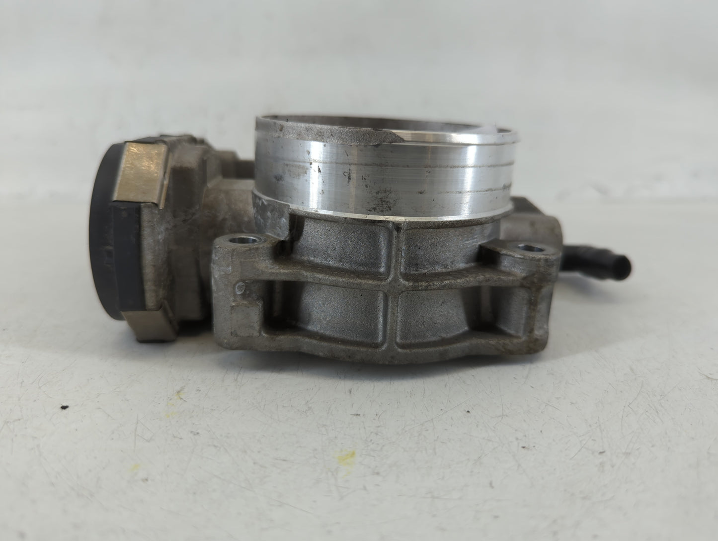 2008-2009 Chevrolet Trailblazer Throttle Body P/N:2238AA437AA2171C Fits Fits 2008 2009 OEM Used Auto Parts - Oemusedautopart