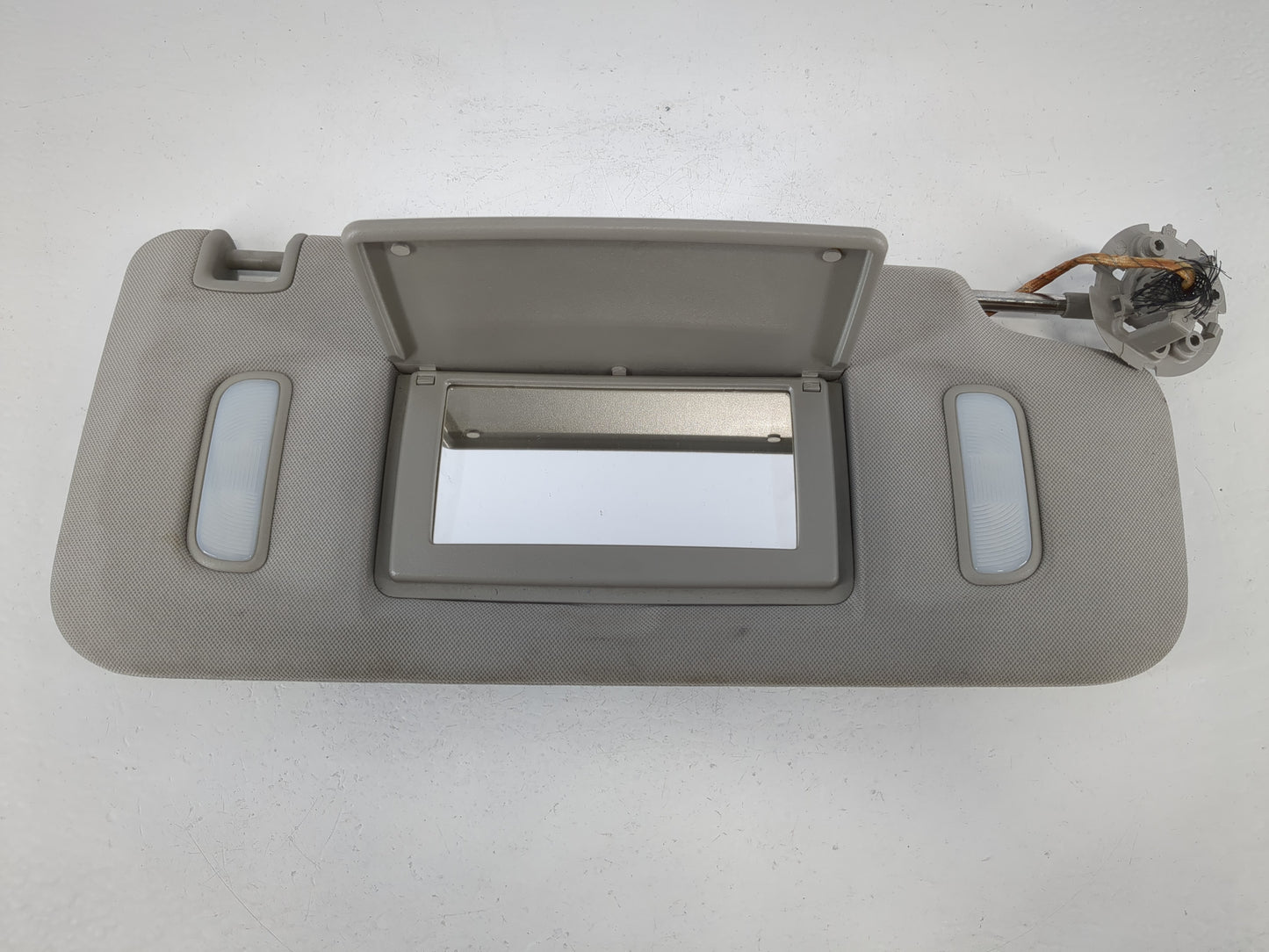 2009 Chevrolet Traverse Sun Visor Shade Replacement Passenger Right Mirror Fits OEM Used Auto Parts - Oemusedautoparts1.com