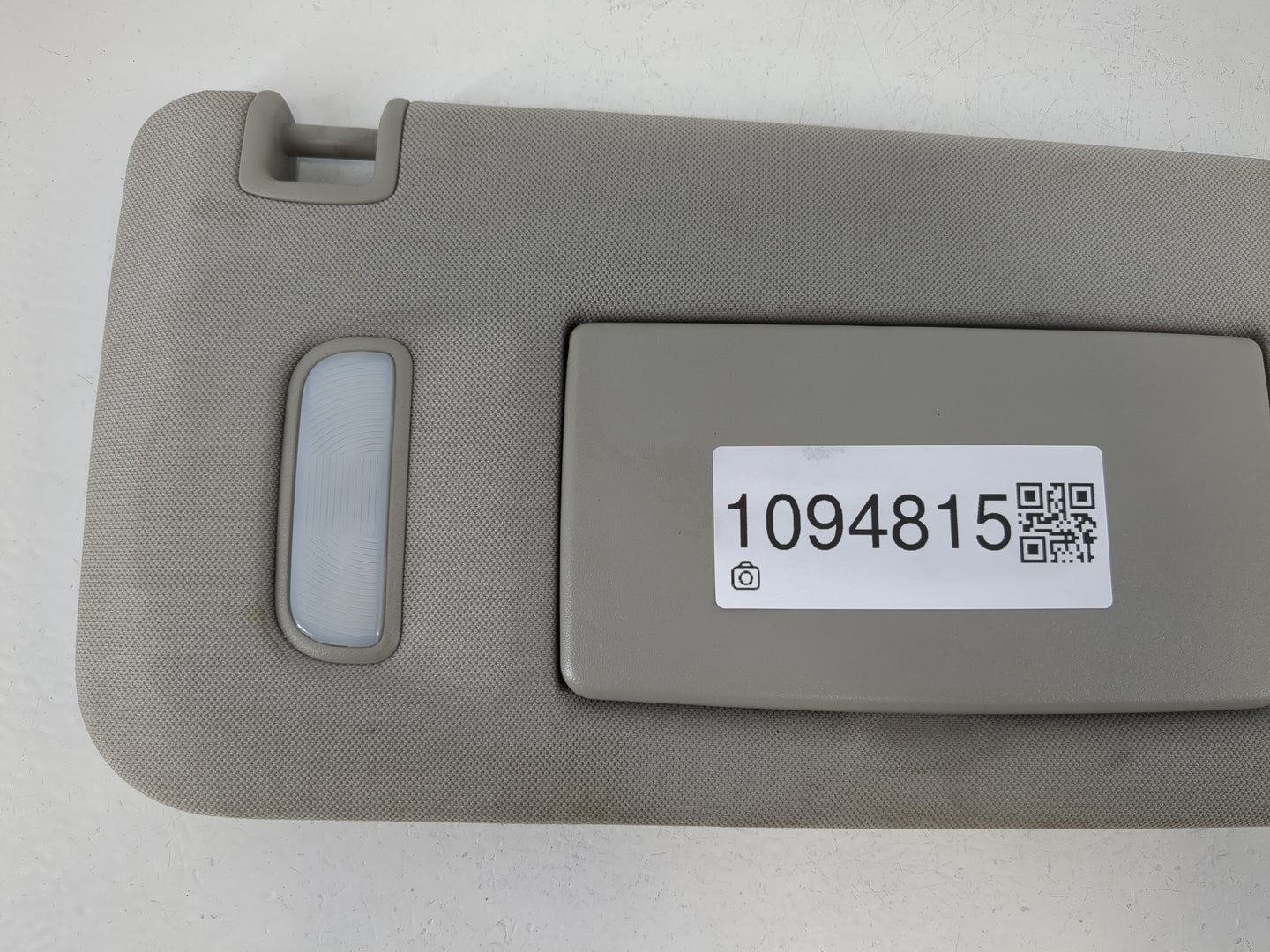 2009 Chevrolet Traverse Sun Visor Shade Replacement Passenger Right Mirror Fits OEM Used Auto Parts - Oemusedautoparts1.com