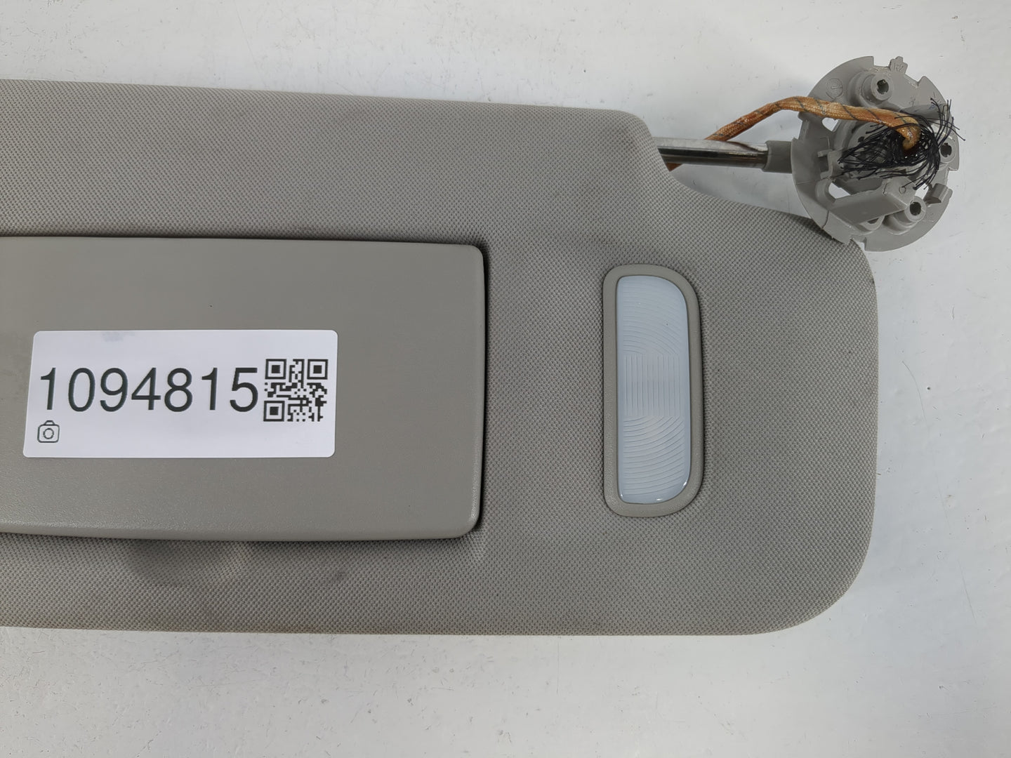 2009 Chevrolet Traverse Sun Visor Shade Replacement Passenger Right Mirror Fits OEM Used Auto Parts - Oemusedautoparts1.com