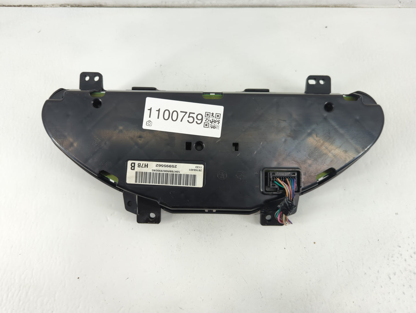 2009 Chevrolet Traverse Instrument Cluster Speedometer Gauges P/N:25995562 Fits OEM Used Auto Parts - Oemusedautoparts1.com