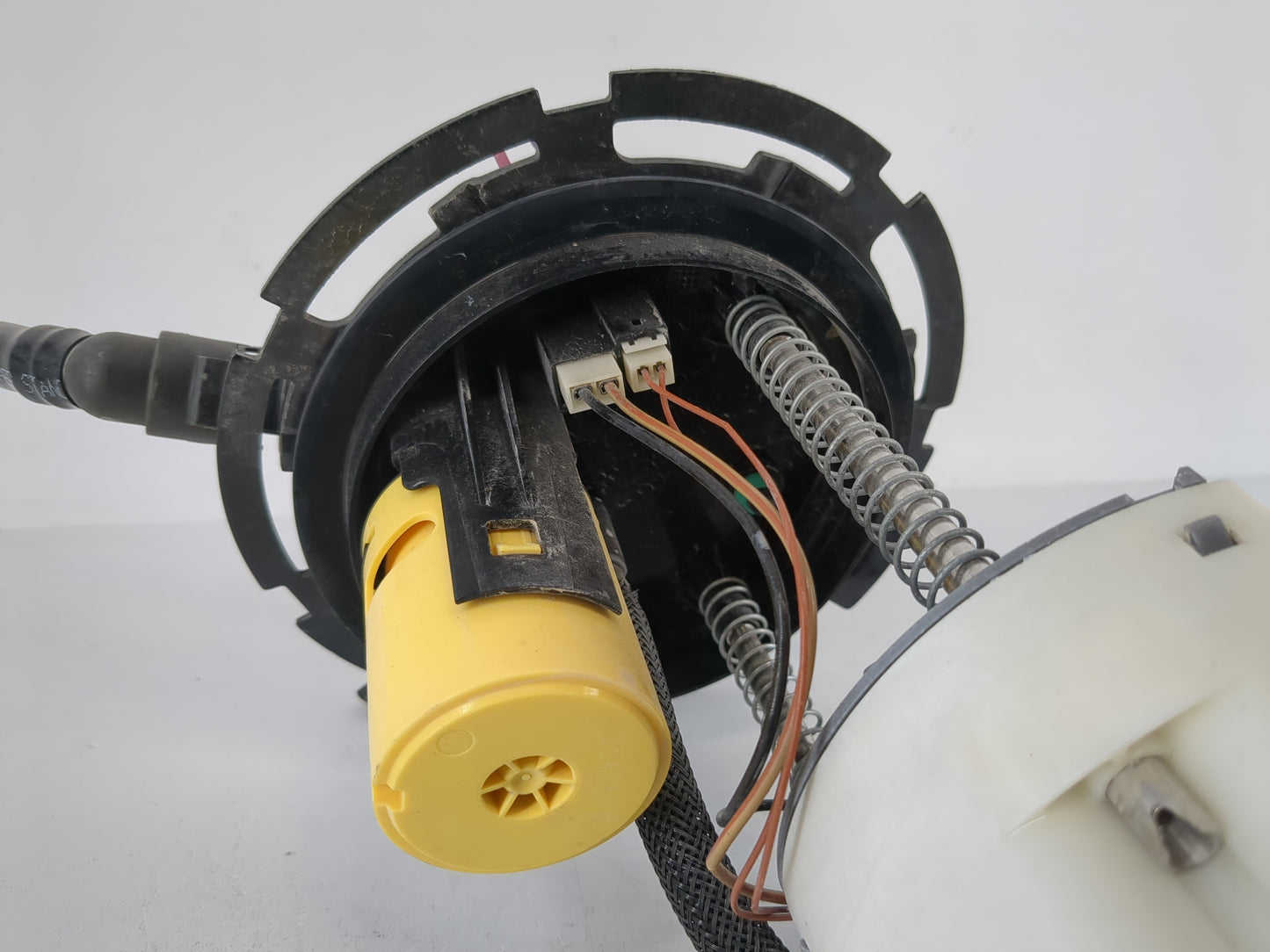 Chevrolet Traverse Electrical Gas Fuel Pump Assembly - Oemusedautoparts1.com