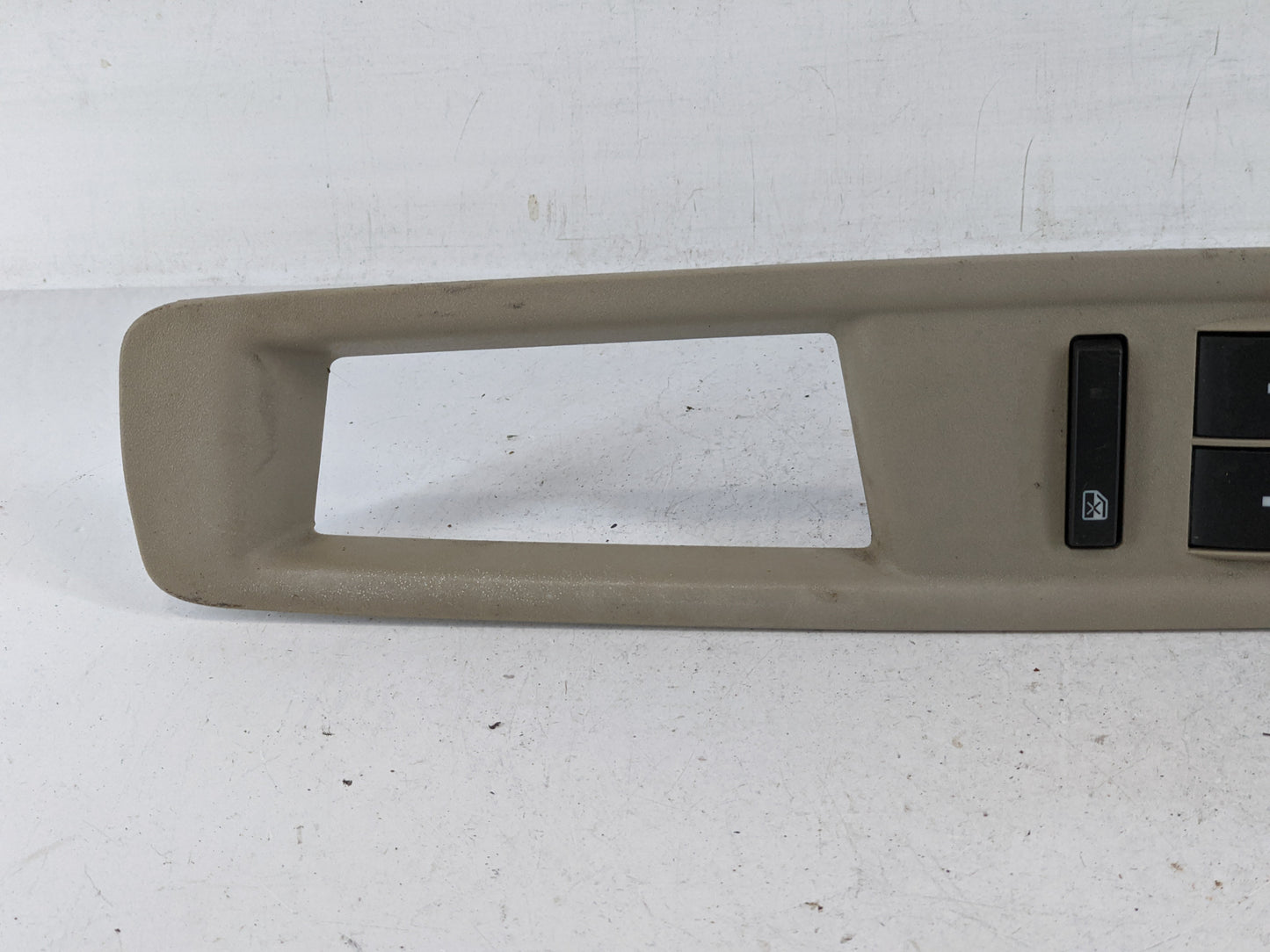 2009 Chevrolet Traverse Master Power Window Switch Replacement Driver Side Left P/N:20945129 Fits OEM Used Auto Parts - Oemu