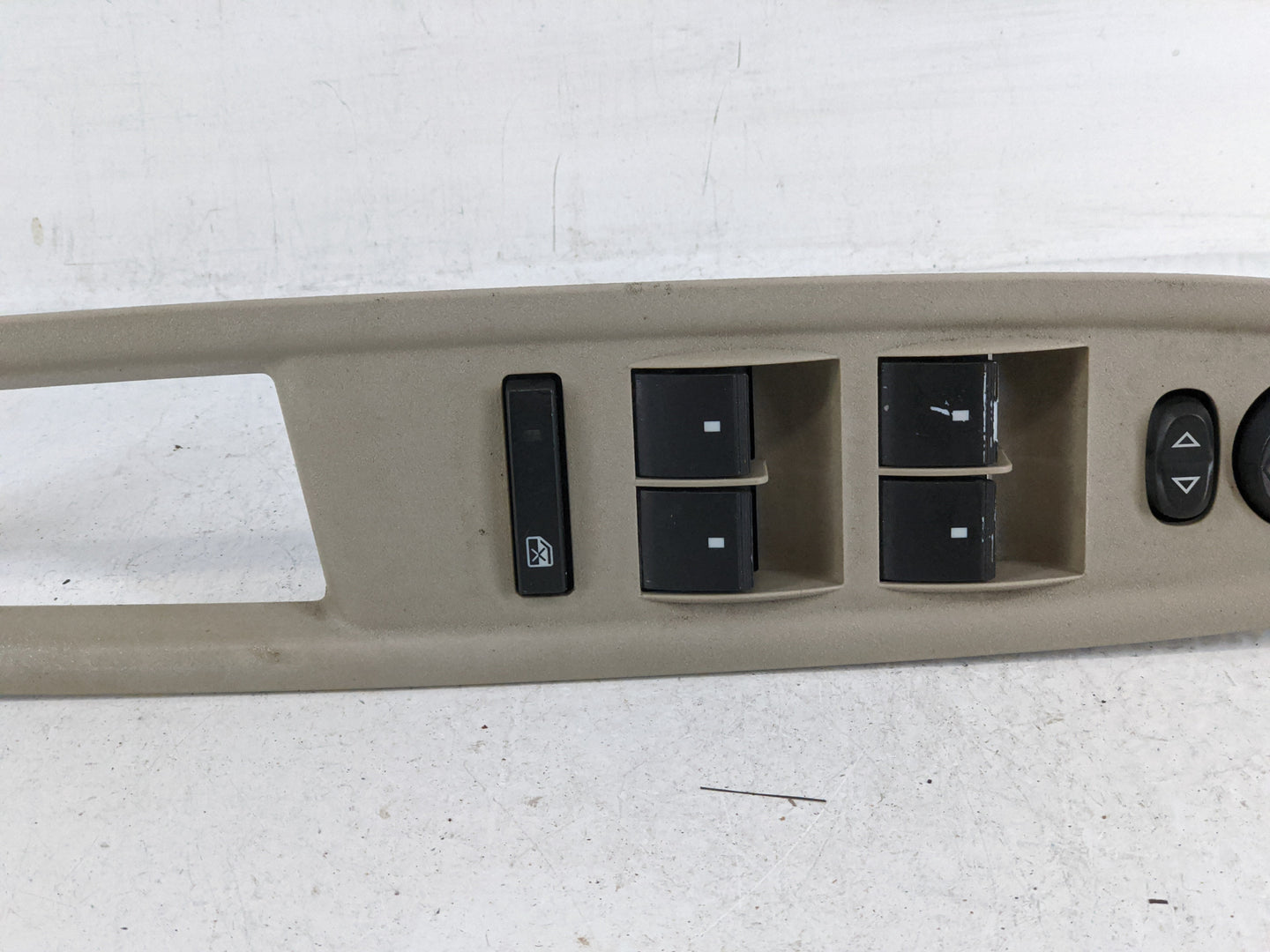 2009 Chevrolet Traverse Master Power Window Switch Replacement Driver Side Left P/N:20945129 Fits OEM Used Auto Parts - Oemu