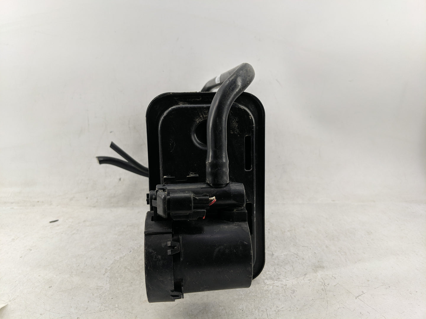 2009 Chevrolet Traverse Fuel Vapor Charcoal Canister - Oemusedautoparts1.com