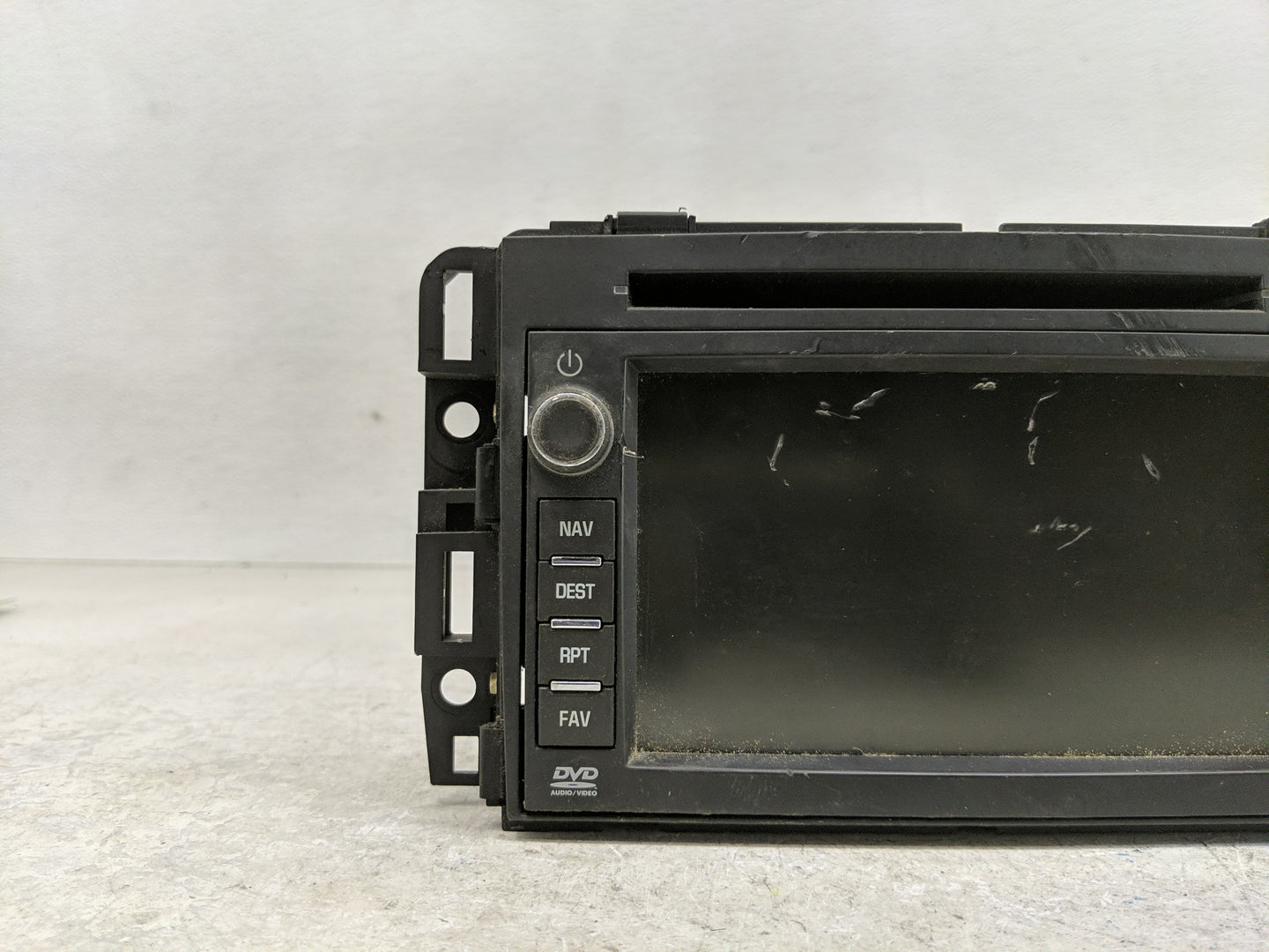 2009 Chevrolet Traverse Radio AM FM Cd Player Receiver Replacement P/N:20792738 Fits OEM Used Auto Parts - Oemusedautoparts1