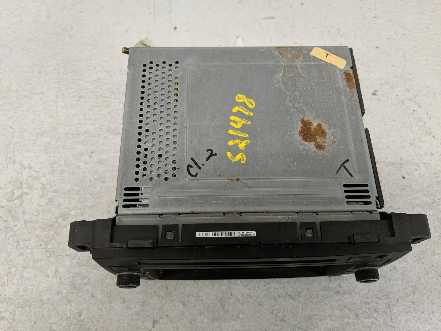 2009 Chevrolet Traverse Radio AM FM Cd Player Receiver Replacement P/N:20792738 Fits OEM Used Auto Parts - Oemusedautoparts1