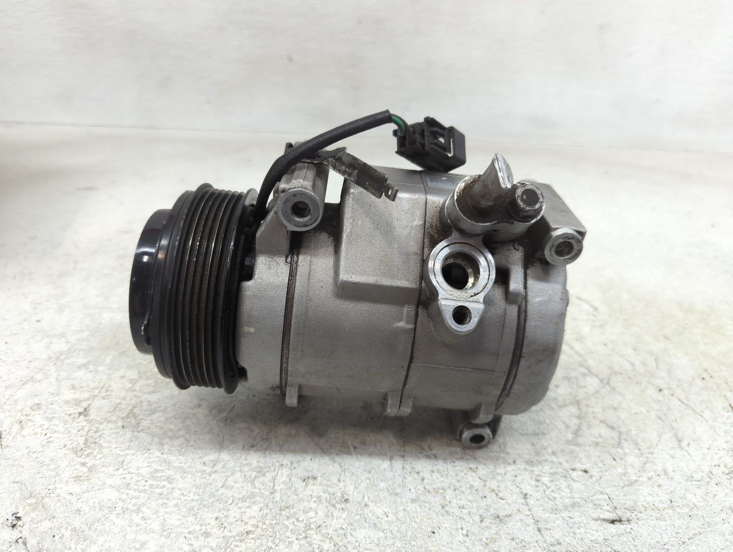 2009 Chevrolet Traverse Air Conditioning A/c Ac Compressor Oem - Oemusedautoparts1.com