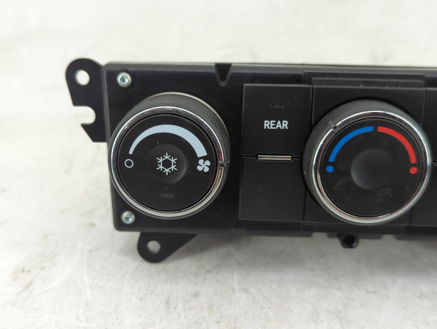 2009 Chevrolet Traverse Climate Control Module Temperature AC/Heater Replacement P/N:25977432 Fits OEM Used Auto Parts - Oem