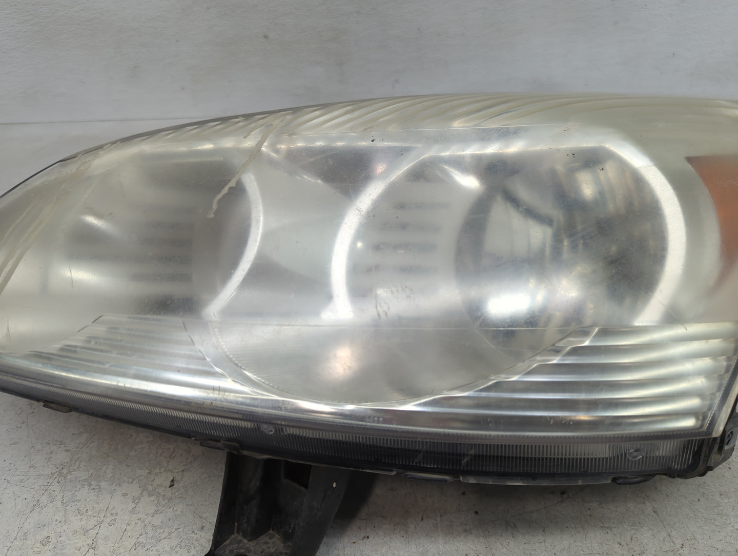 2009 Chevrolet Traverse Driver Left Oem Head Light Headlight Lamp - Oemusedautoparts1.com