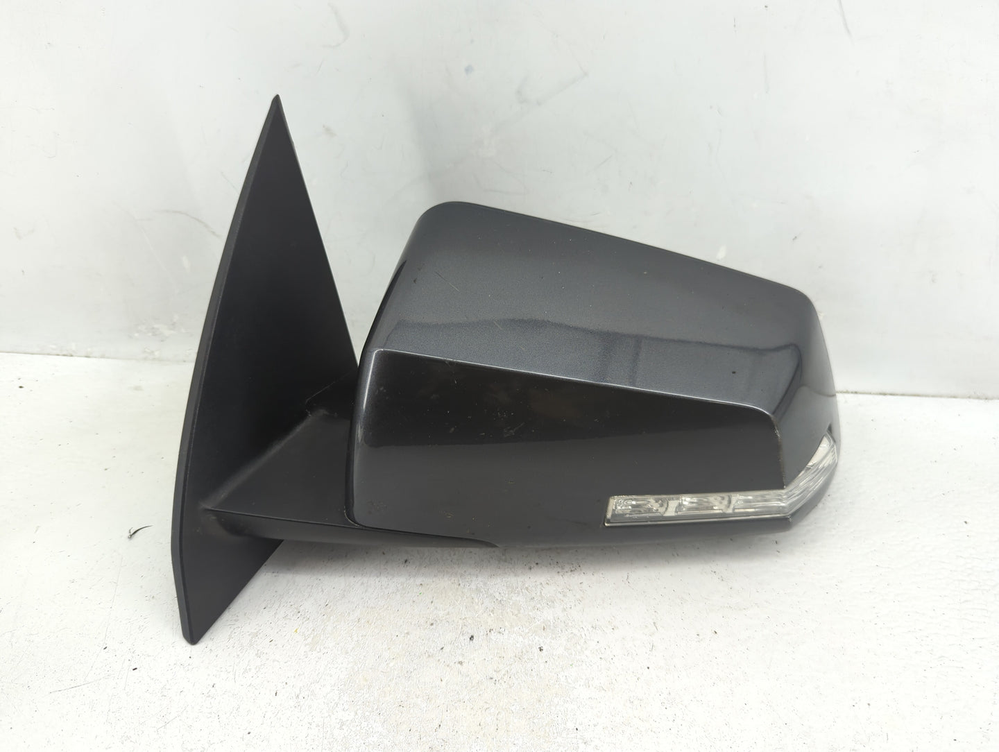 2009 Chevrolet Traverse Driver Side View Mirror - Left Door Mirror OEM Used - Oemusedautoparts1.com