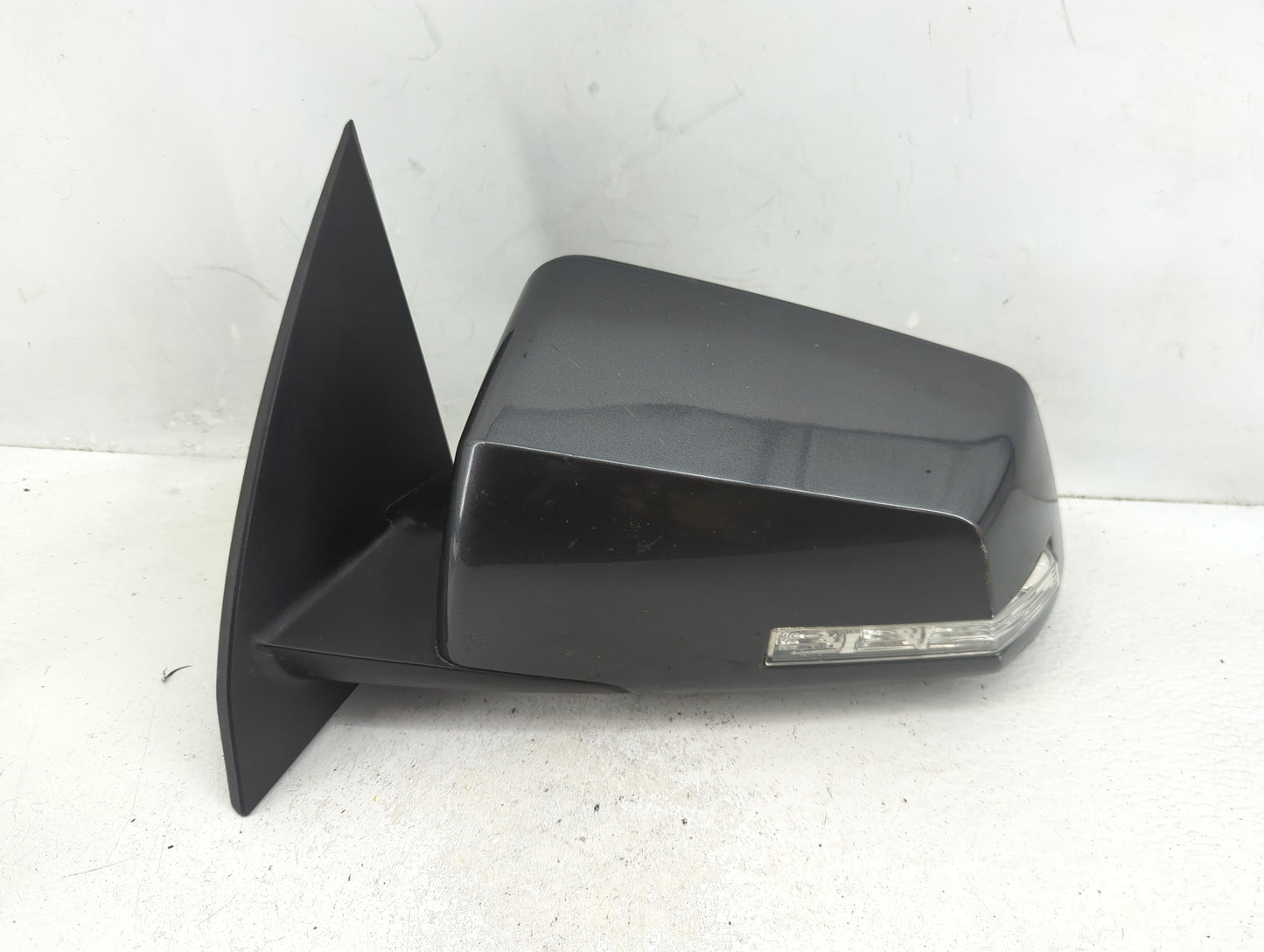 2009 Chevrolet Traverse Driver Side View Mirror - Left Door Mirror OEM Used - Oemusedautoparts1.com
