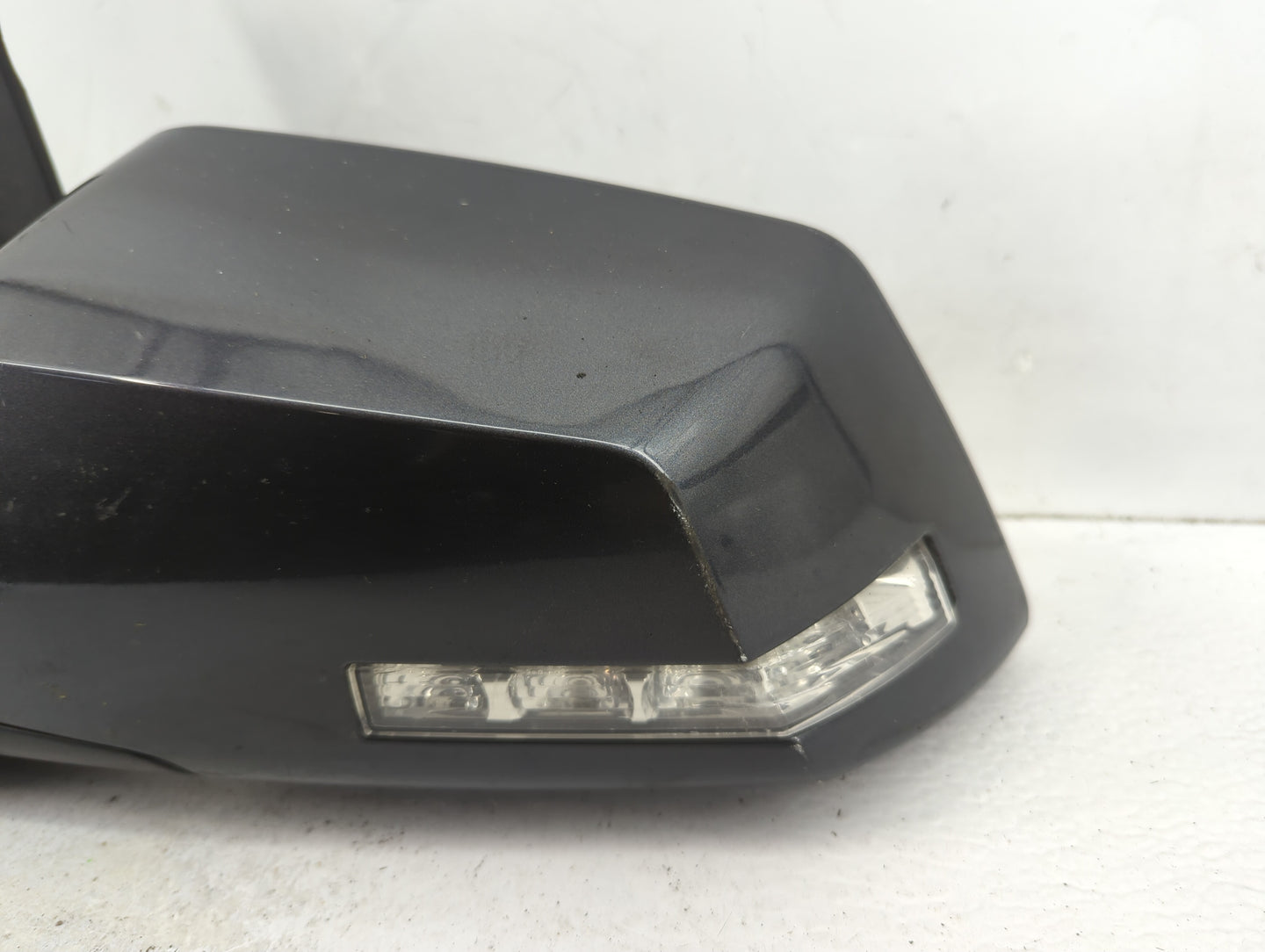 2009 Chevrolet Traverse Driver Side View Mirror - Left Door Mirror OEM Used - Oemusedautoparts1.com