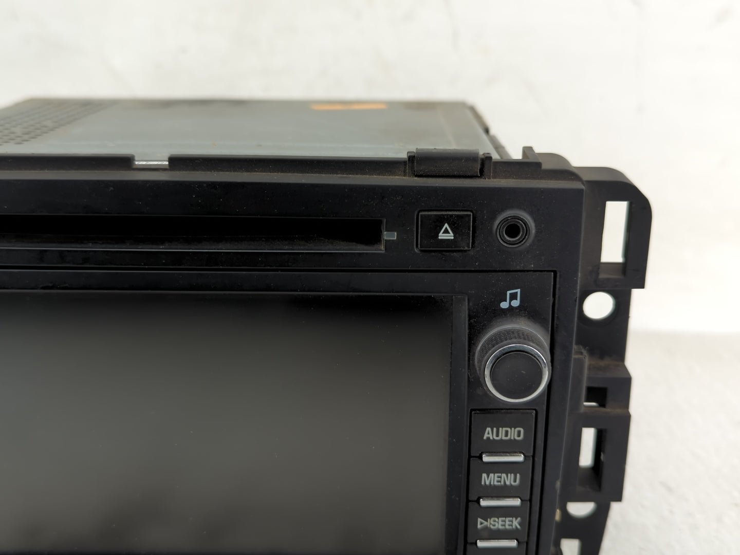 2009 Chevrolet Traverse Radio AM FM Cd Player Receiver Replacement P/N:25975940 Fits OEM Used Auto Parts - Oemusedautoparts1