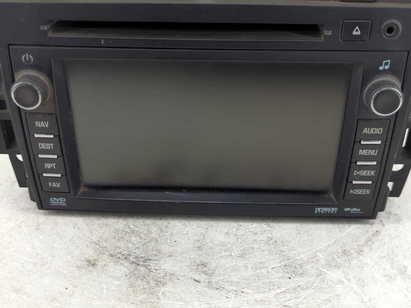 2009 Chevrolet Traverse Radio AM FM Cd Player Receiver Replacement P/N:25975940 Fits OEM Used Auto Parts - Oemusedautoparts1