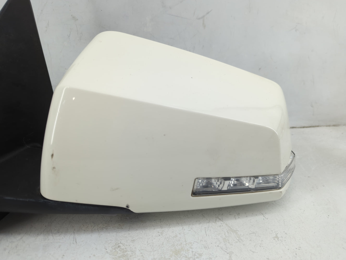 2009 Chevrolet Traverse Driver Side View Mirror - Left Door Mirror OEM Used - Oemusedautoparts1.com
