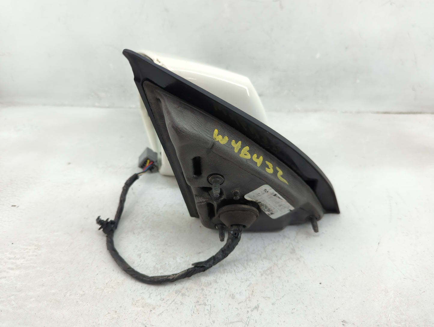 2009 Chevrolet Traverse Driver Side View Mirror - Left Door Mirror OEM Used - Oemusedautoparts1.com