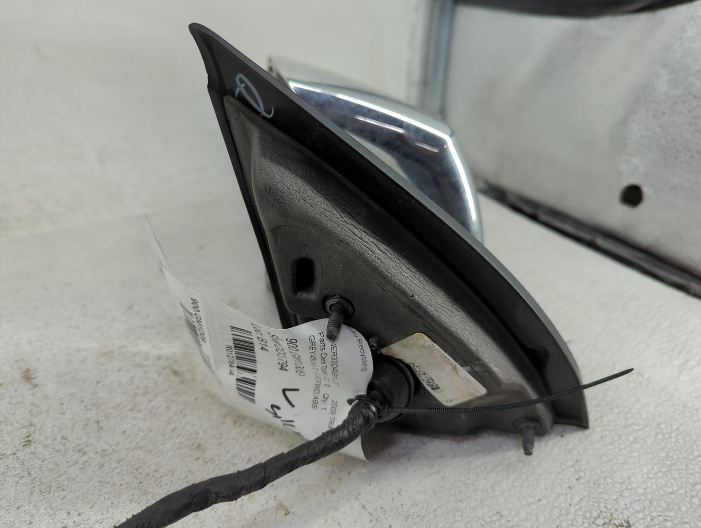 2009 Chevrolet Traverse Driver Side View Mirror - Left Door Mirror OEM Used - Oemusedautoparts1.com