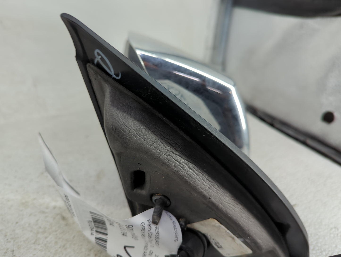 2009 Chevrolet Traverse Driver Side View Mirror - Left Door Mirror OEM Used - Oemusedautoparts1.com