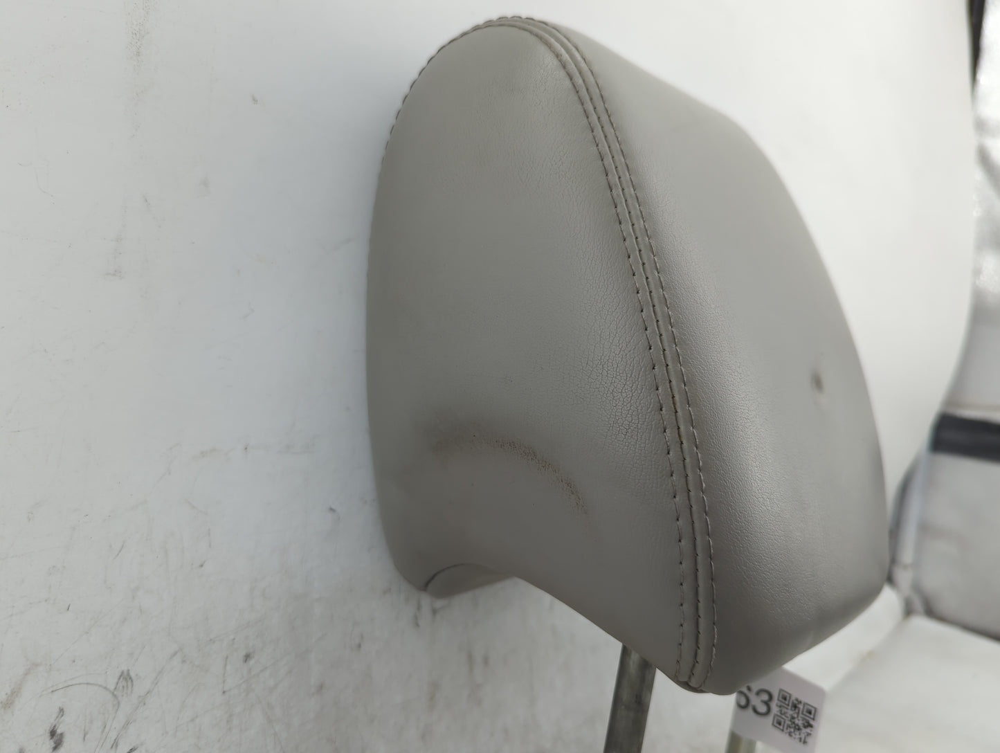 2009 Chevrolet Traverse Headrest Head Rest Front Driver Seat Gray - Oemusedautoparts1.com