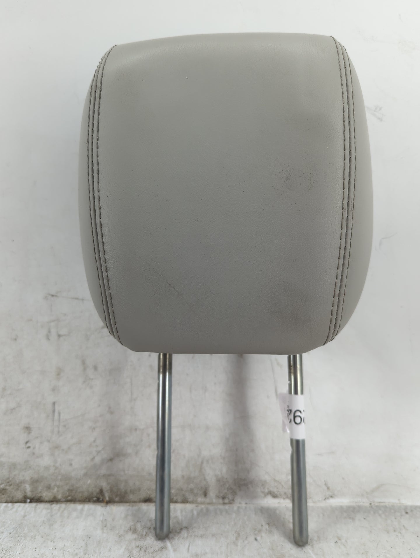 2009 Chevrolet Traverse Headrest Head Rest Front Driver Seat Gray - Oemusedautoparts1.com