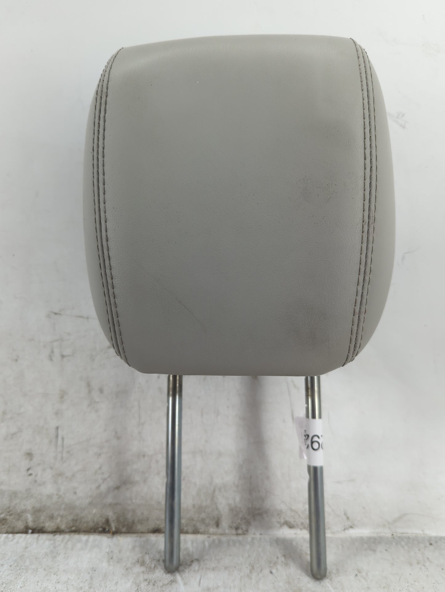2009 Chevrolet Traverse Headrest Head Rest Front Driver Seat Gray - Oemusedautoparts1.com