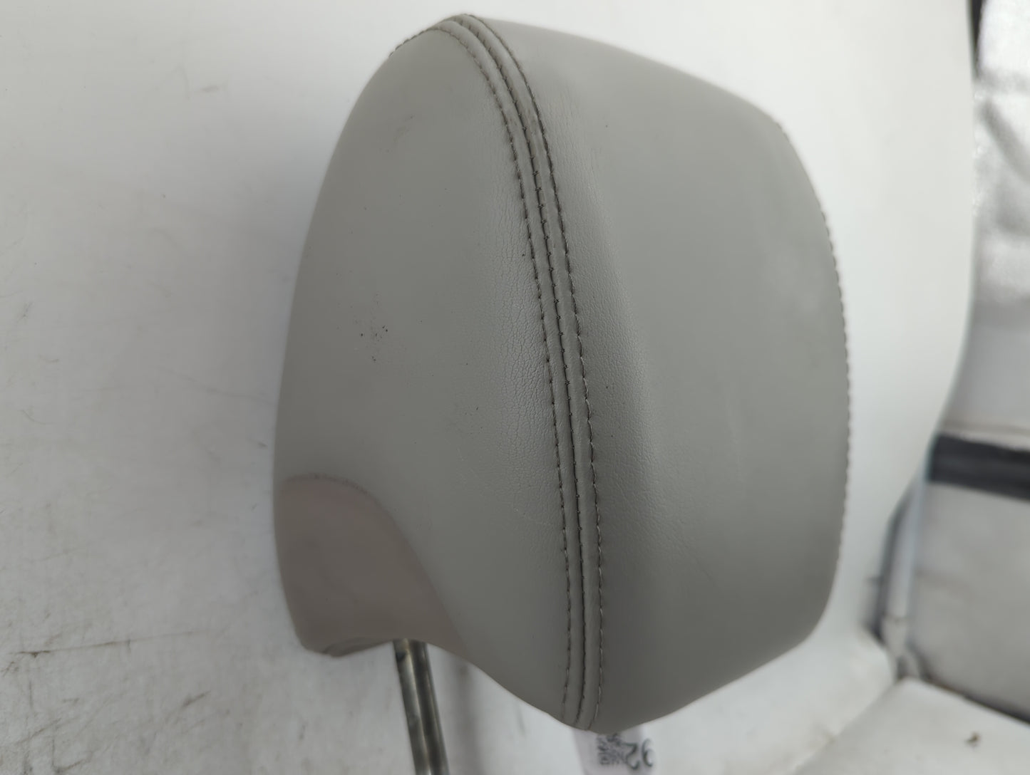 2009 Chevrolet Traverse Headrest Head Rest Front Driver Seat Gray - Oemusedautoparts1.com