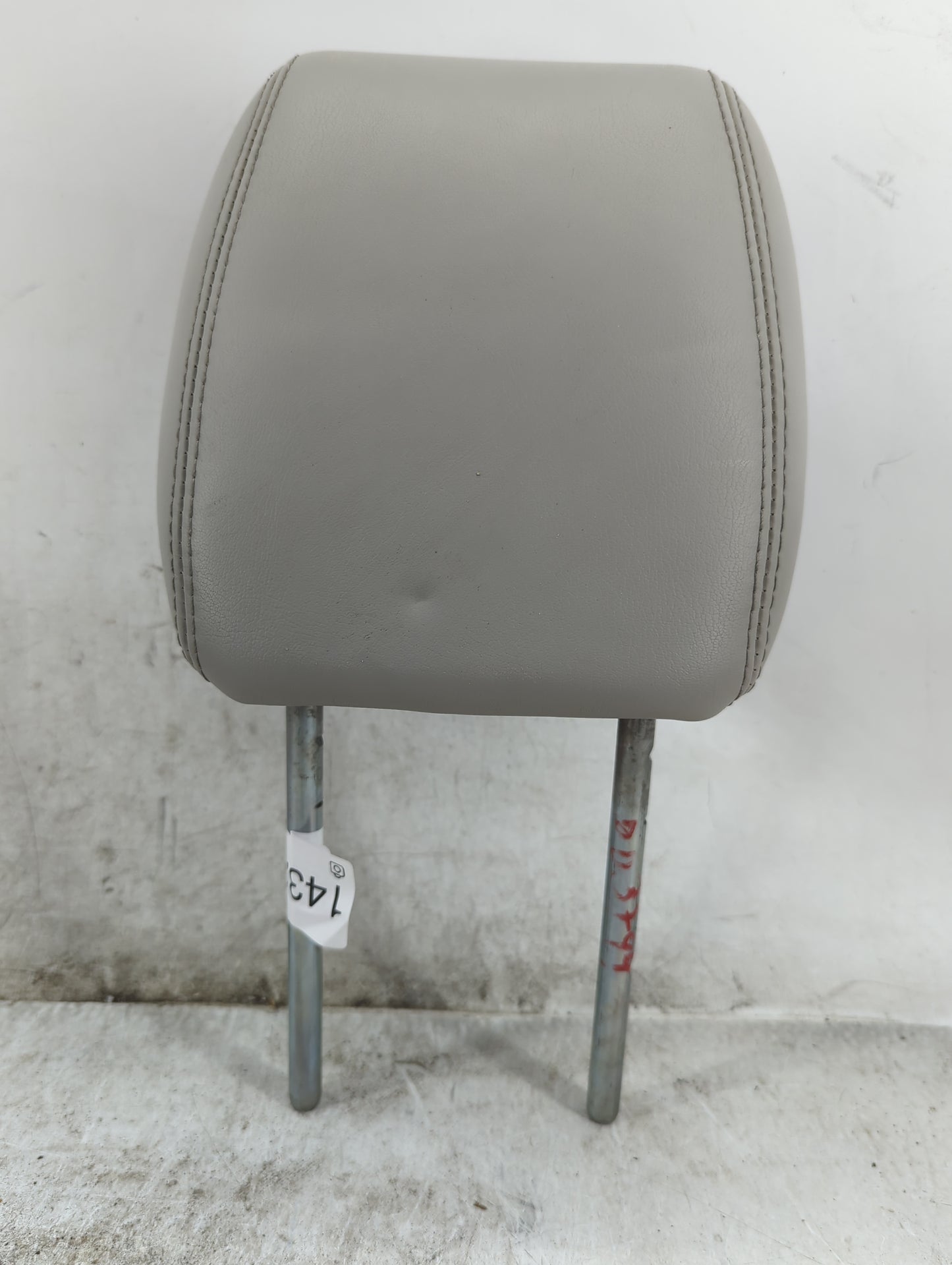 2009 Chevrolet Traverse Headrest Head Rest Front Driver Seat Gray - Oemusedautoparts1.com