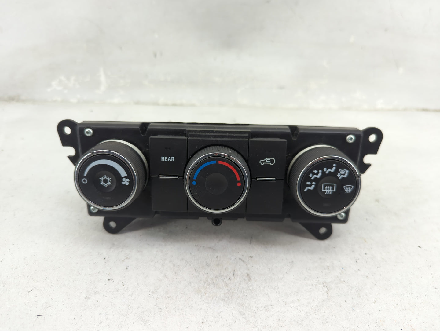 2009 Chevrolet Traverse Climate Control Module Temperature AC/Heater Replacement P/N:25946291 Fits OEM Used Auto Parts - Oem